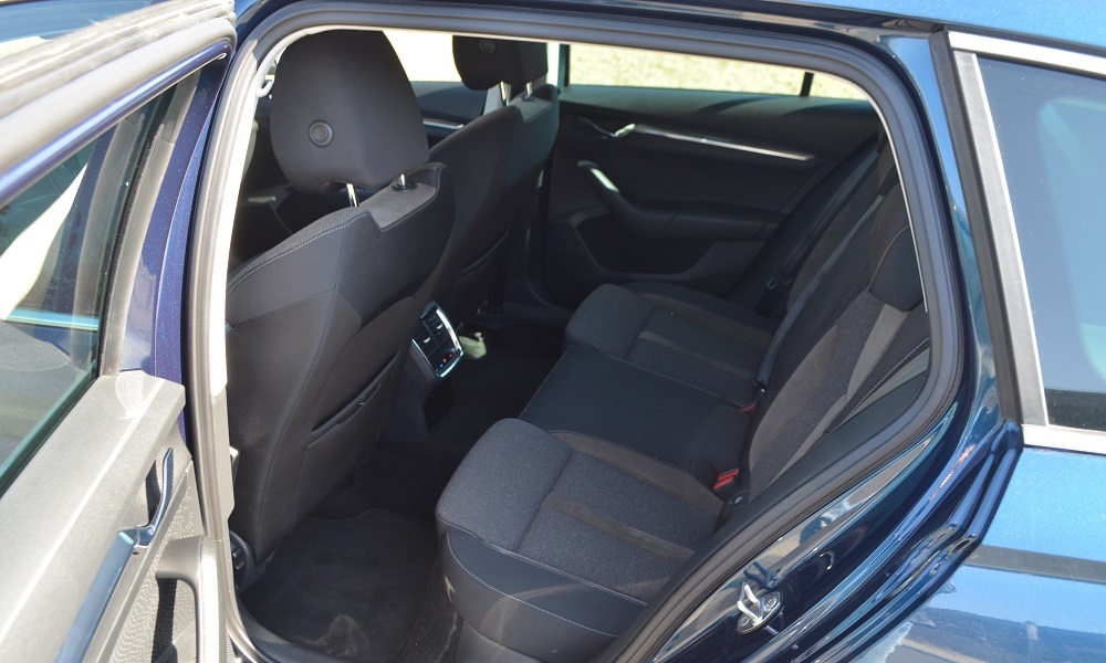 Octavia Scout - tylna kanapa