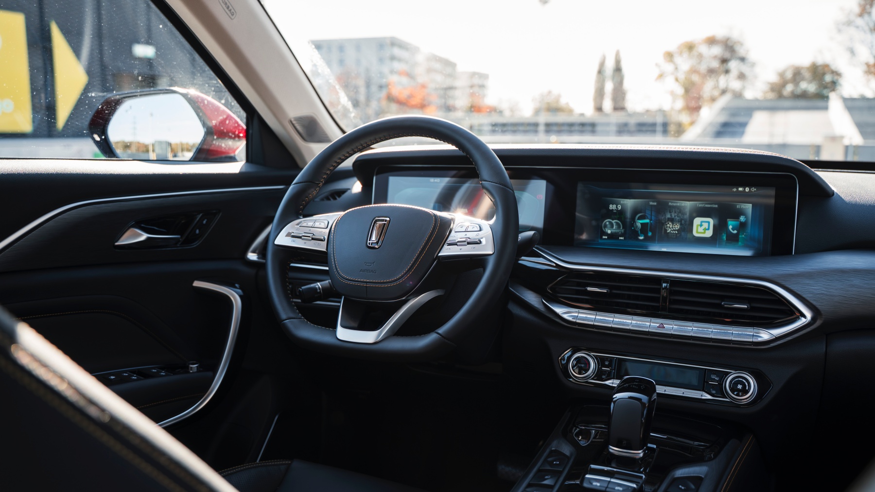 Bestune T77 wnętrze