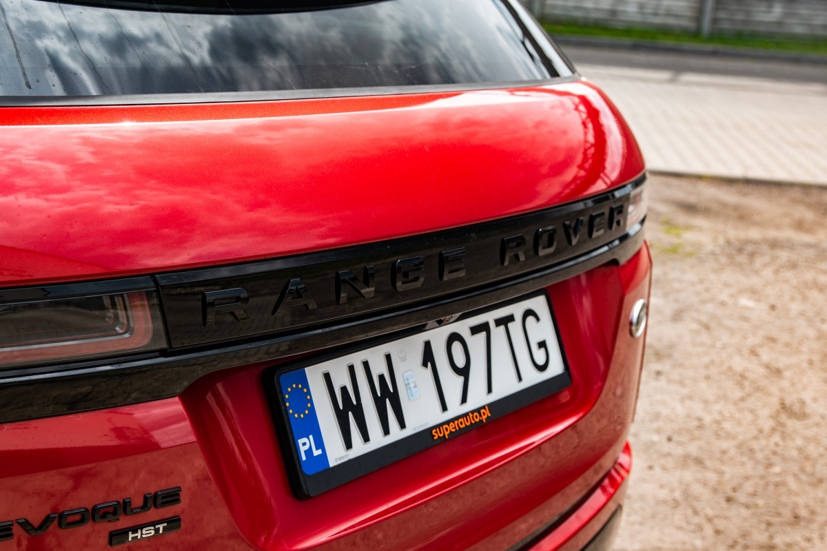 Range Rover Velar tylny pas