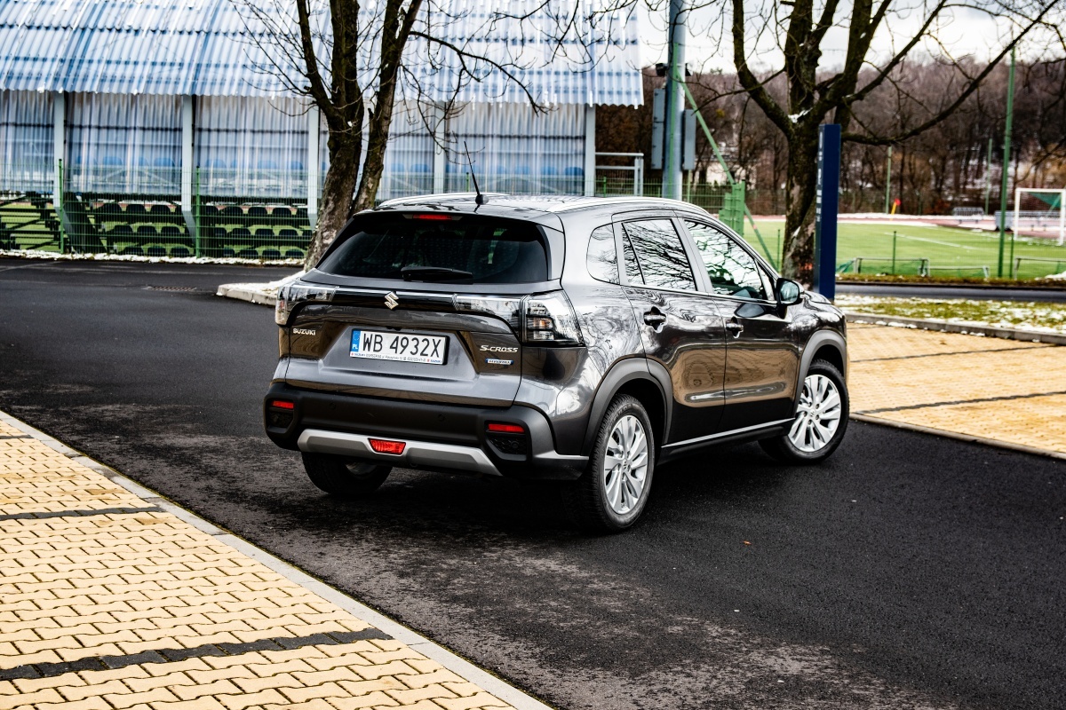 Suzuki S-Cross tył