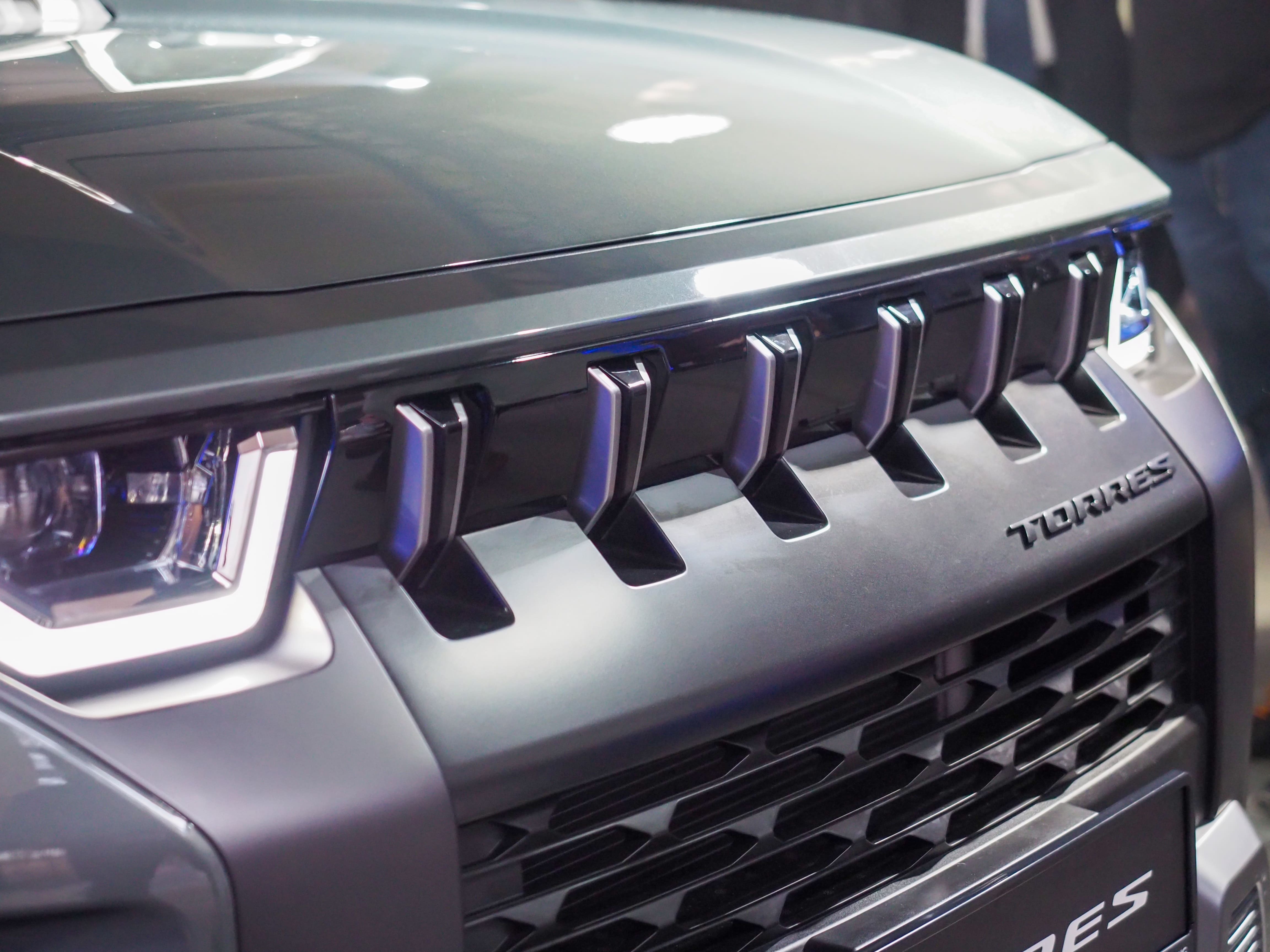 Ssangyong torres grill 