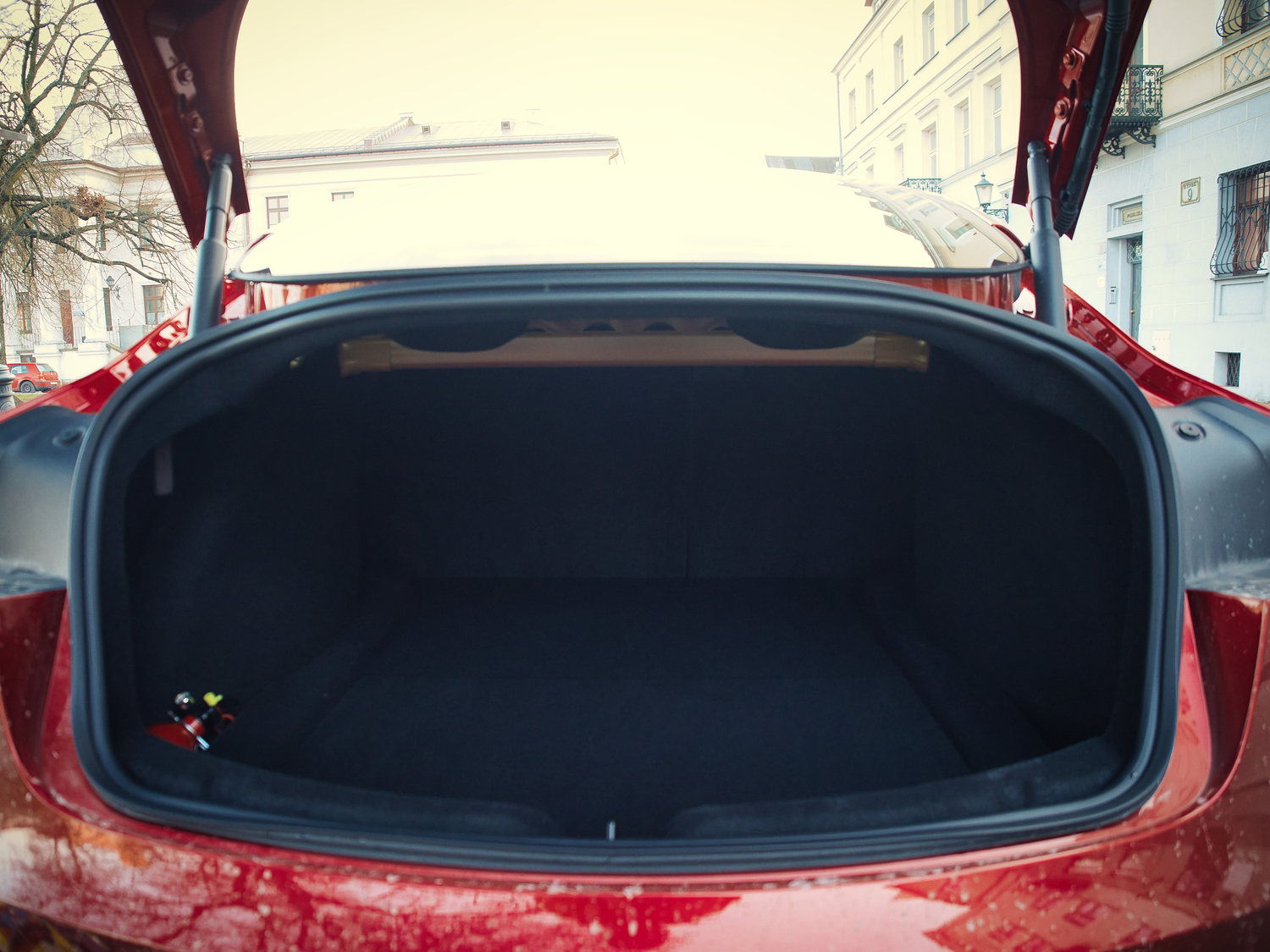 Tesla model 3 bagaznik