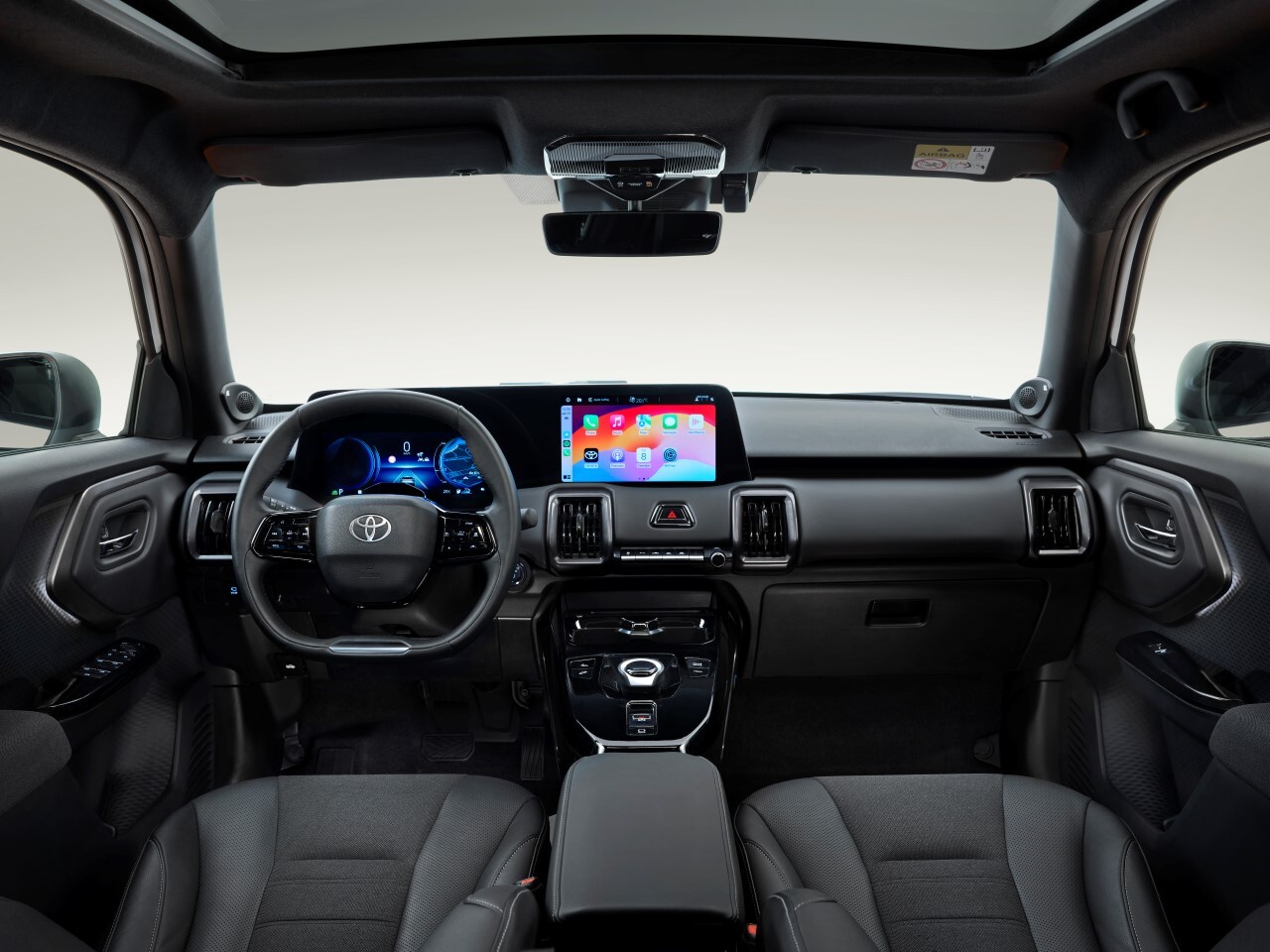Toyota Urban Cruiser 2025 wnętrze