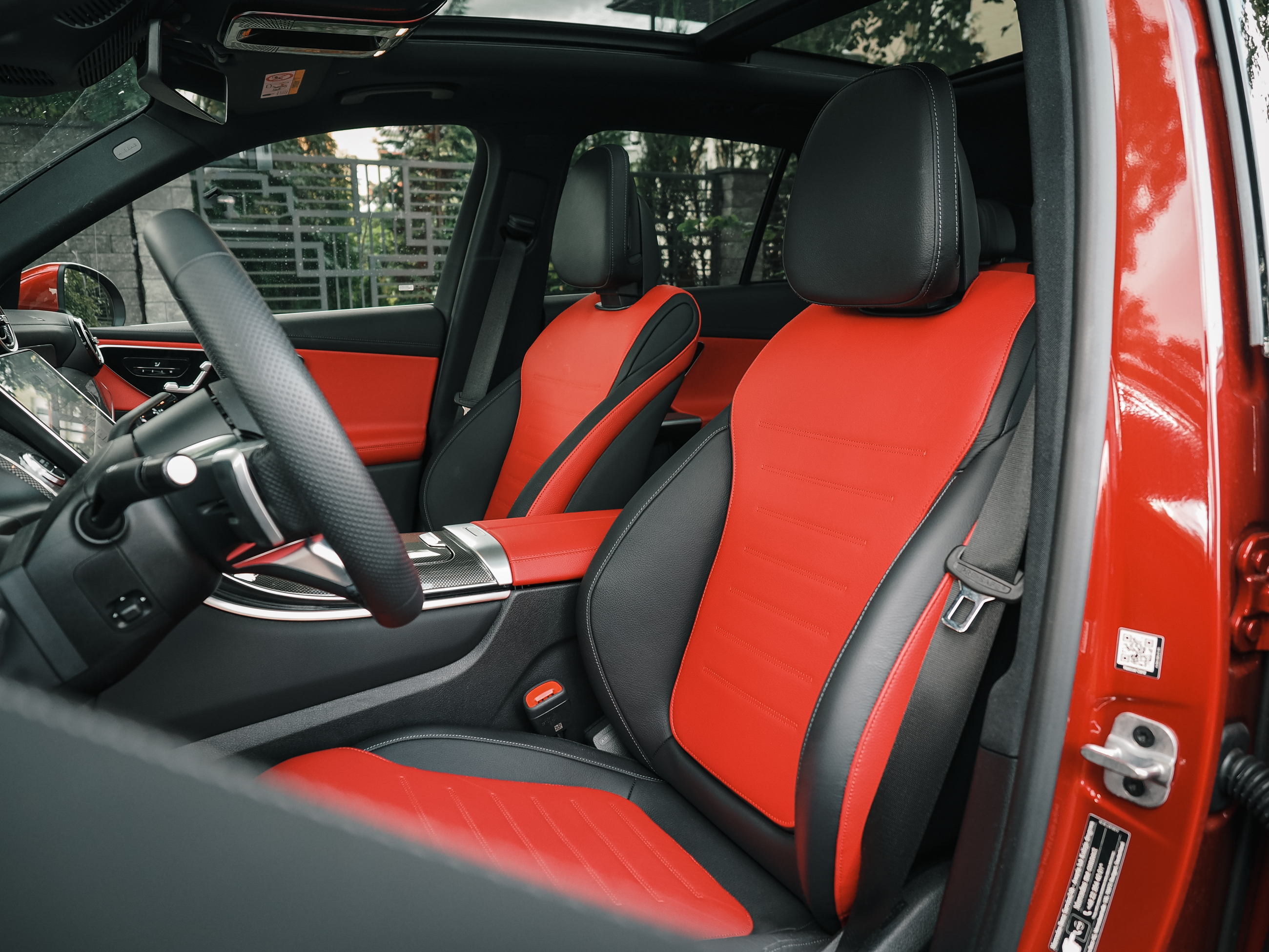 Mercedes GLC 300de wnętrze przód