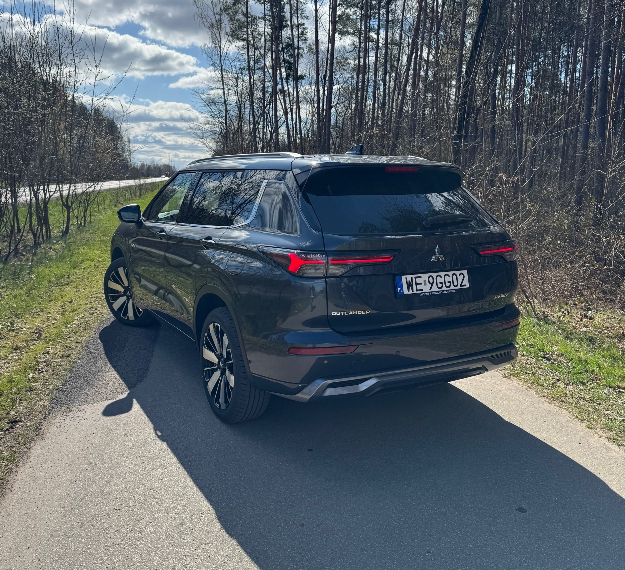 Mitsubishi Outlander tył