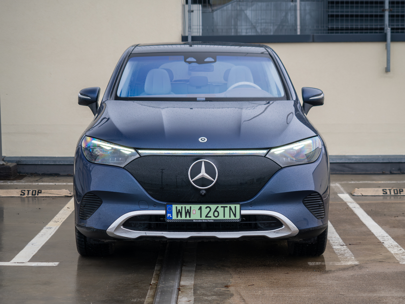 Mercedes EQE SUV przód