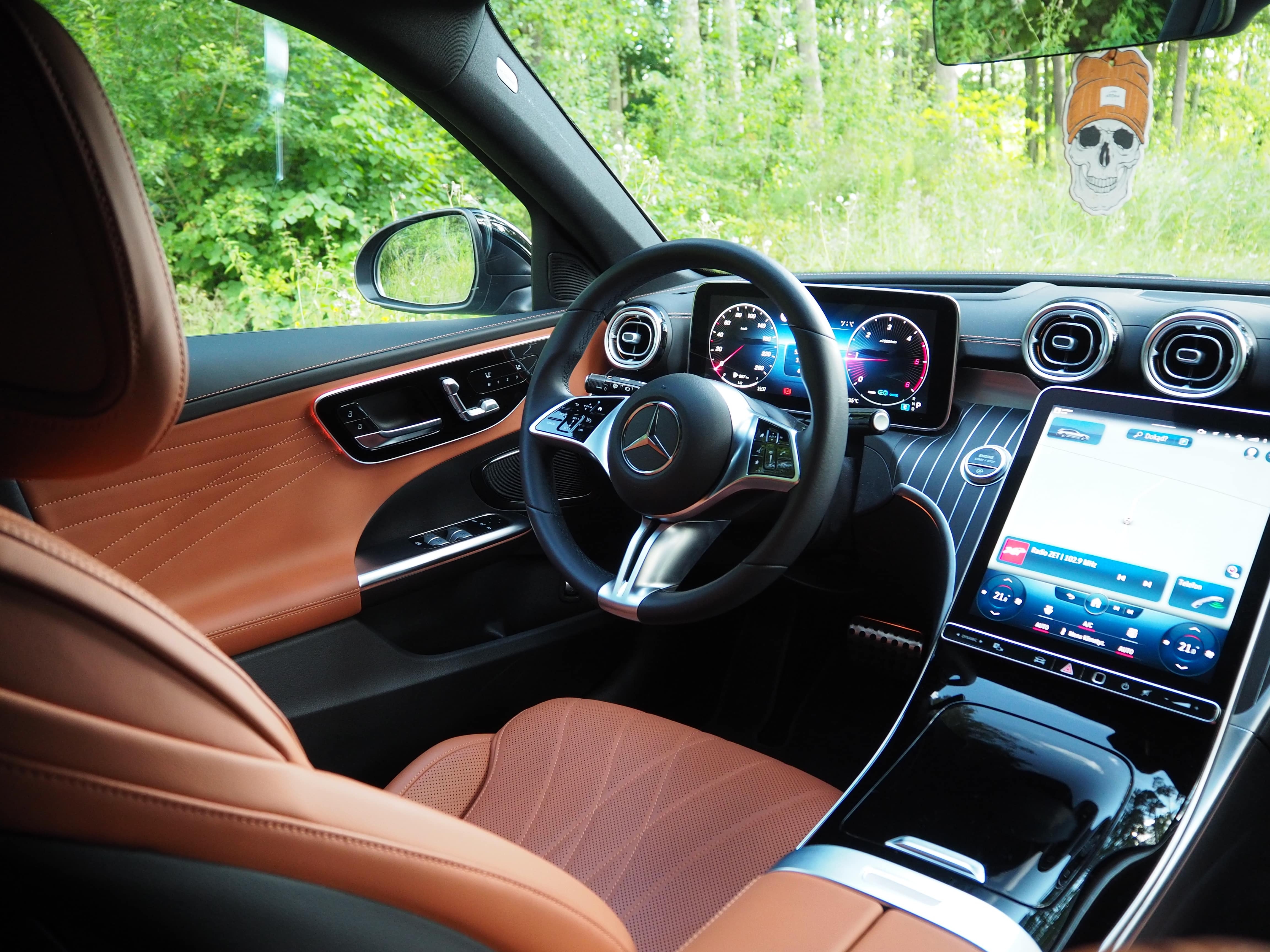 Mercedes Klasa C 220d wnętrze