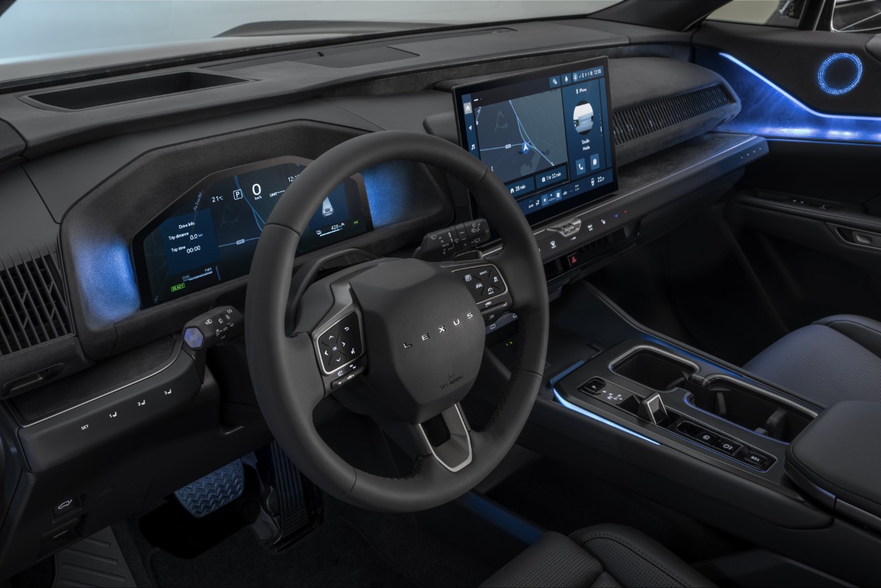 Lexus TZ wnętrze