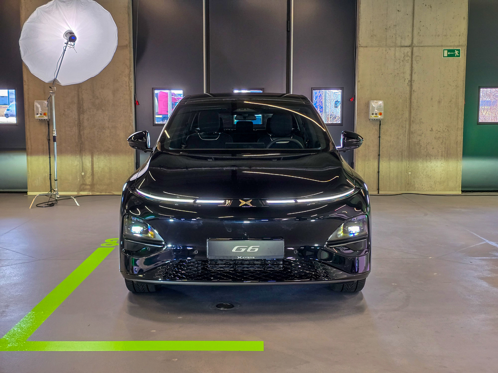 Xpeng G6 wygląd front reflektory, grill,listwa led