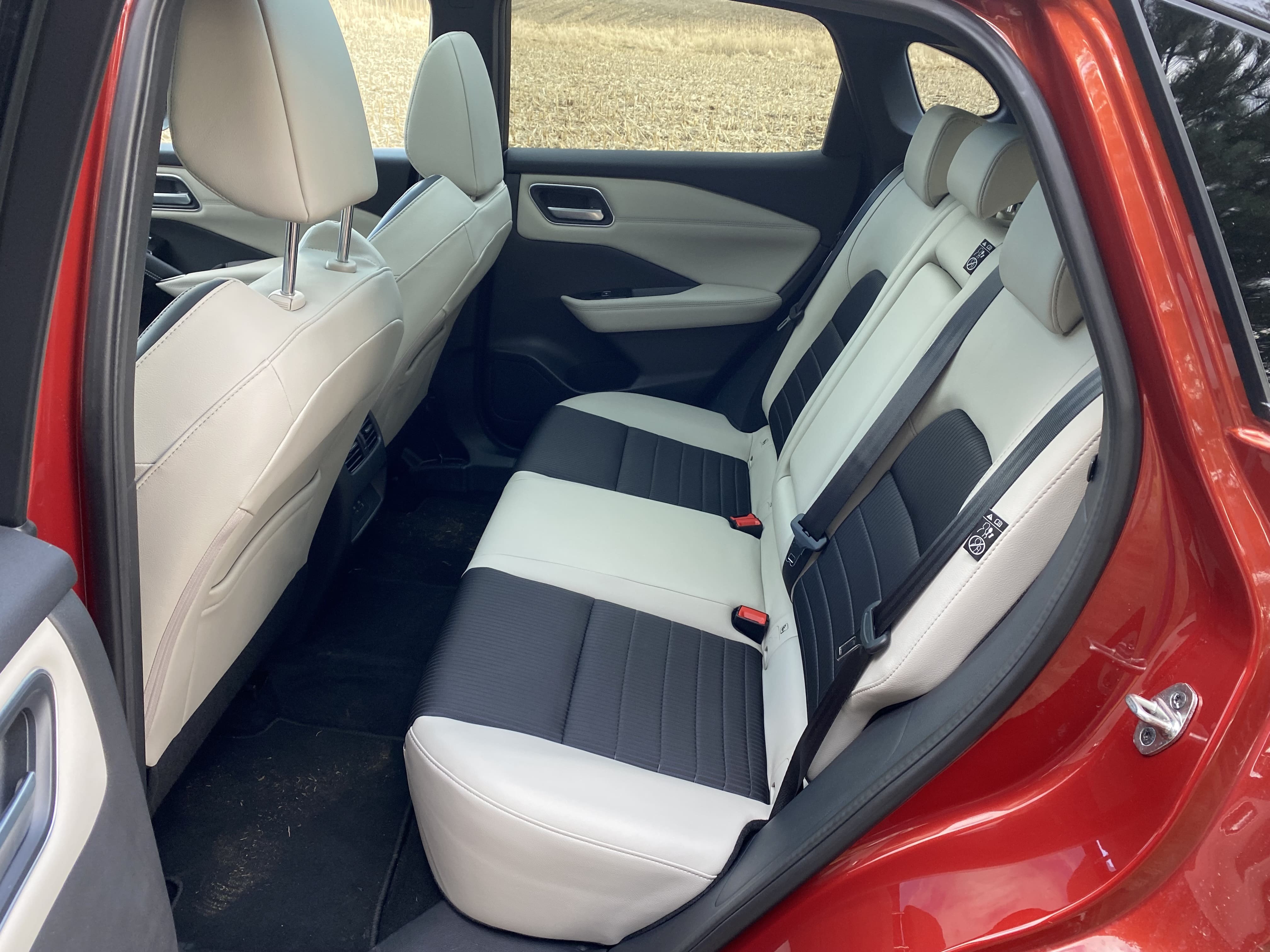 Nissan Qashqai tylna kanapa
