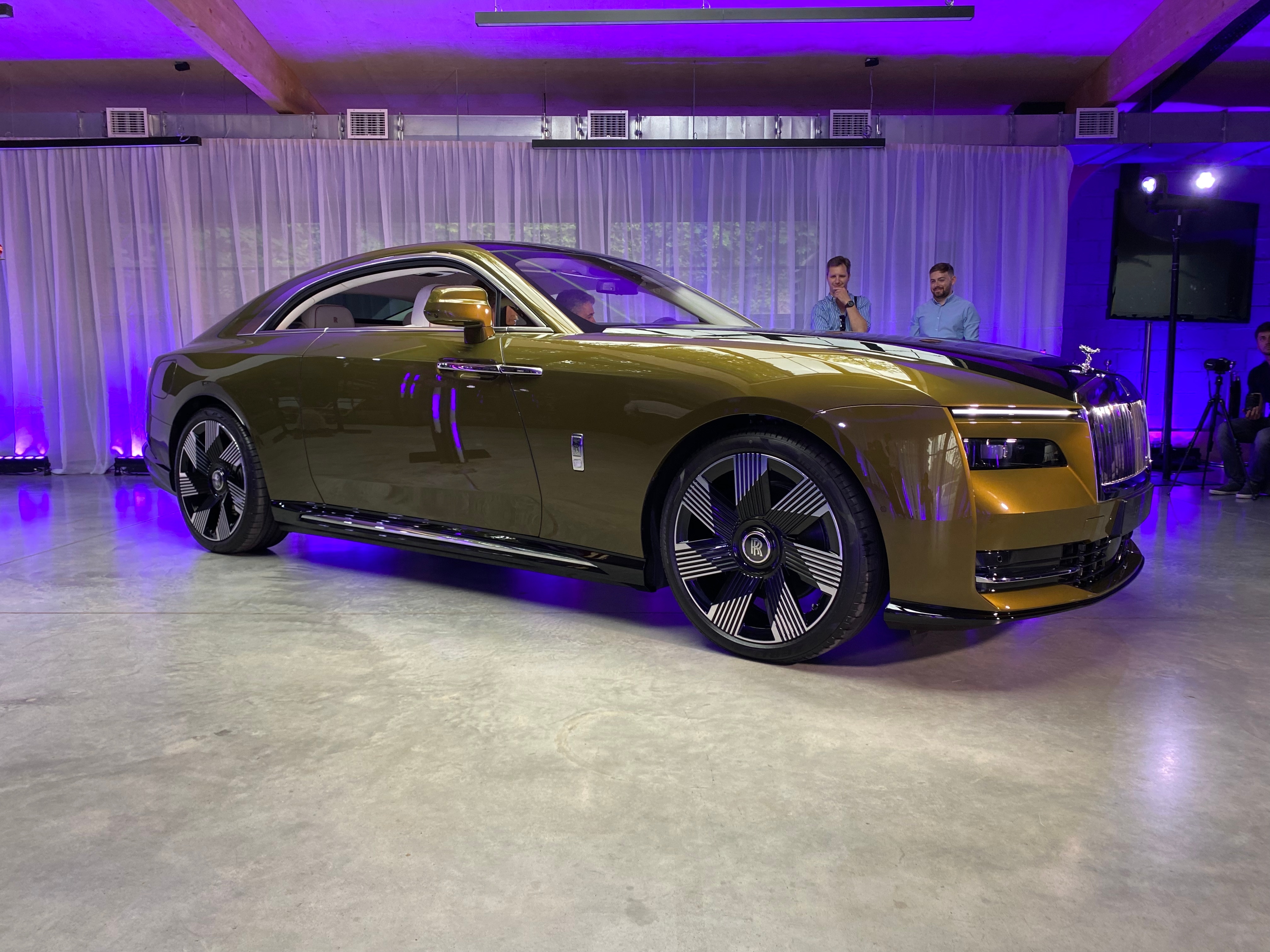 Rolls-Royce Spectre sylwetka