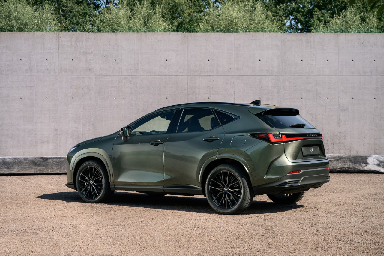 Lexus NX tył