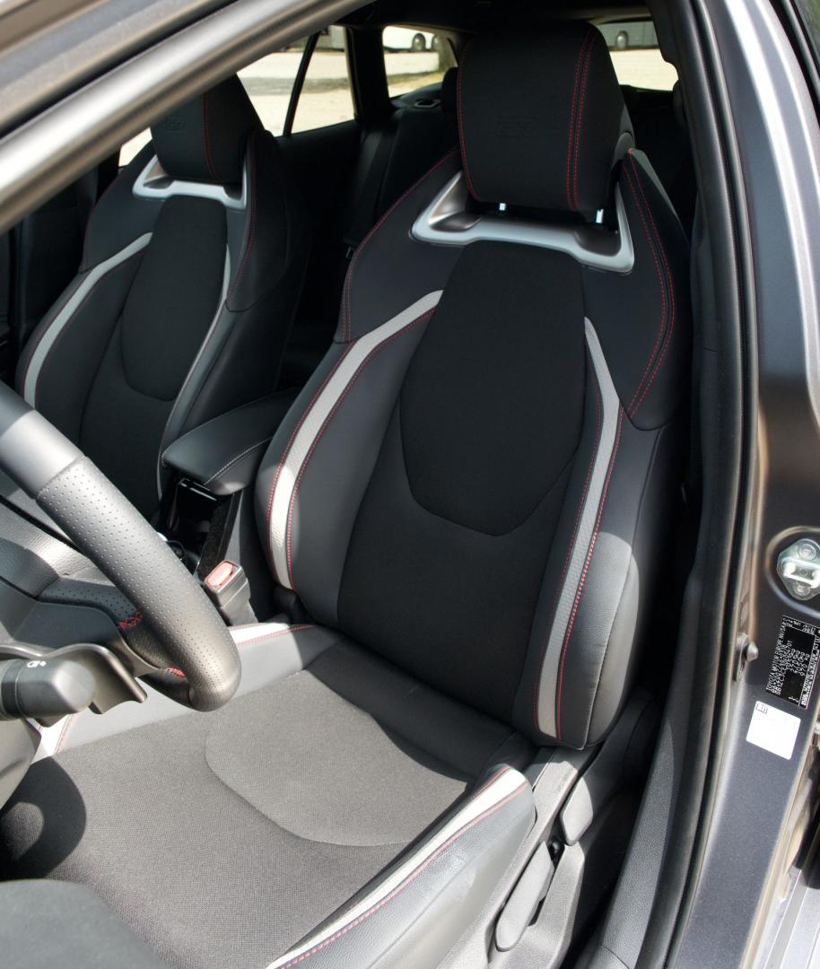 Toyota Corolla GR SPORT fotele