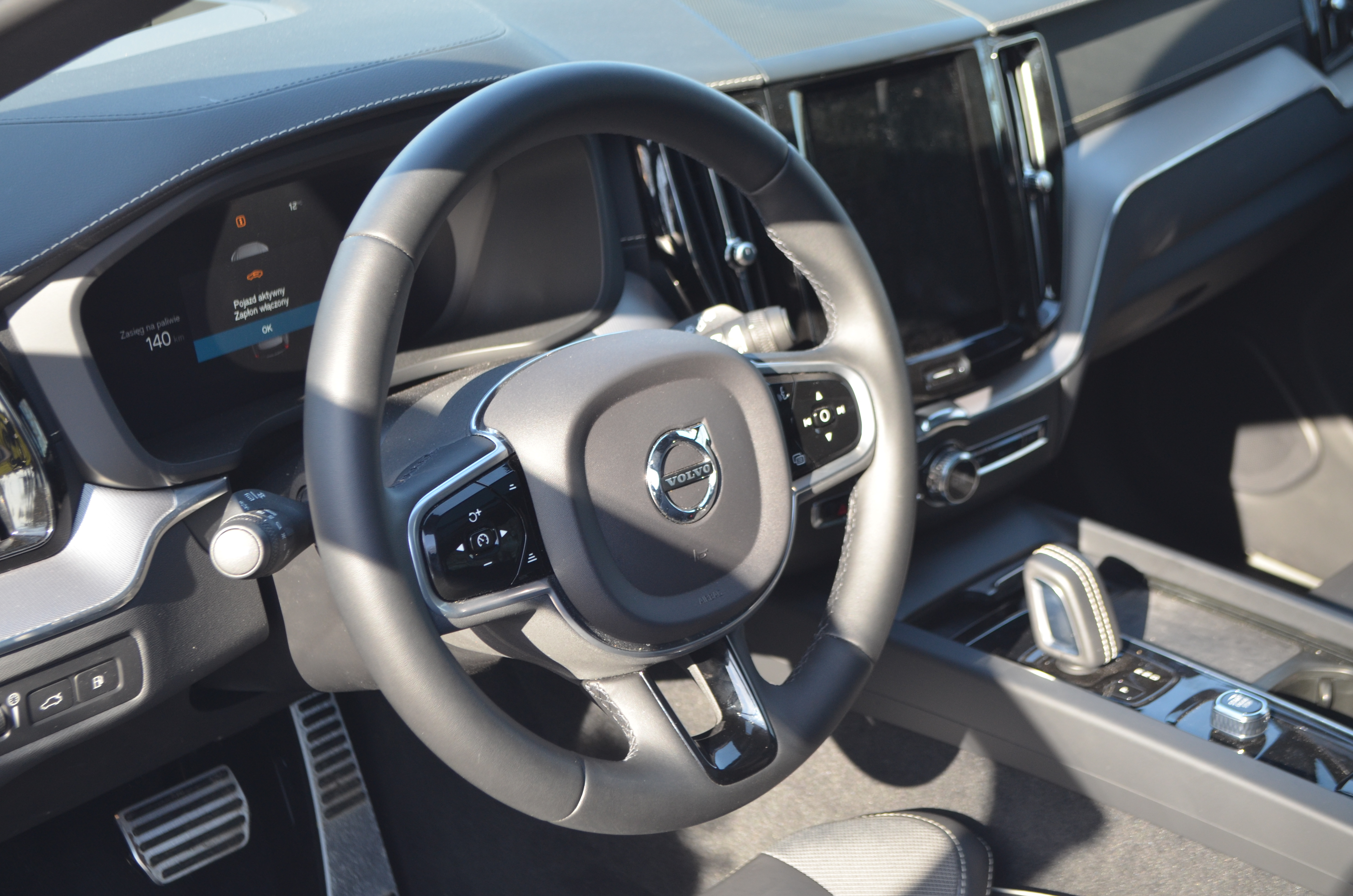 Volvo XC60 2022 wnętrze