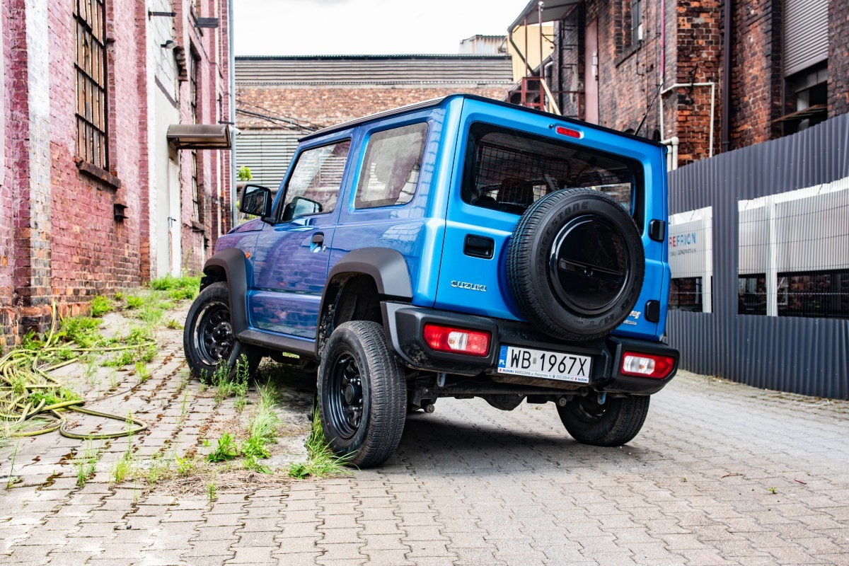 Suzuki Jimny tył