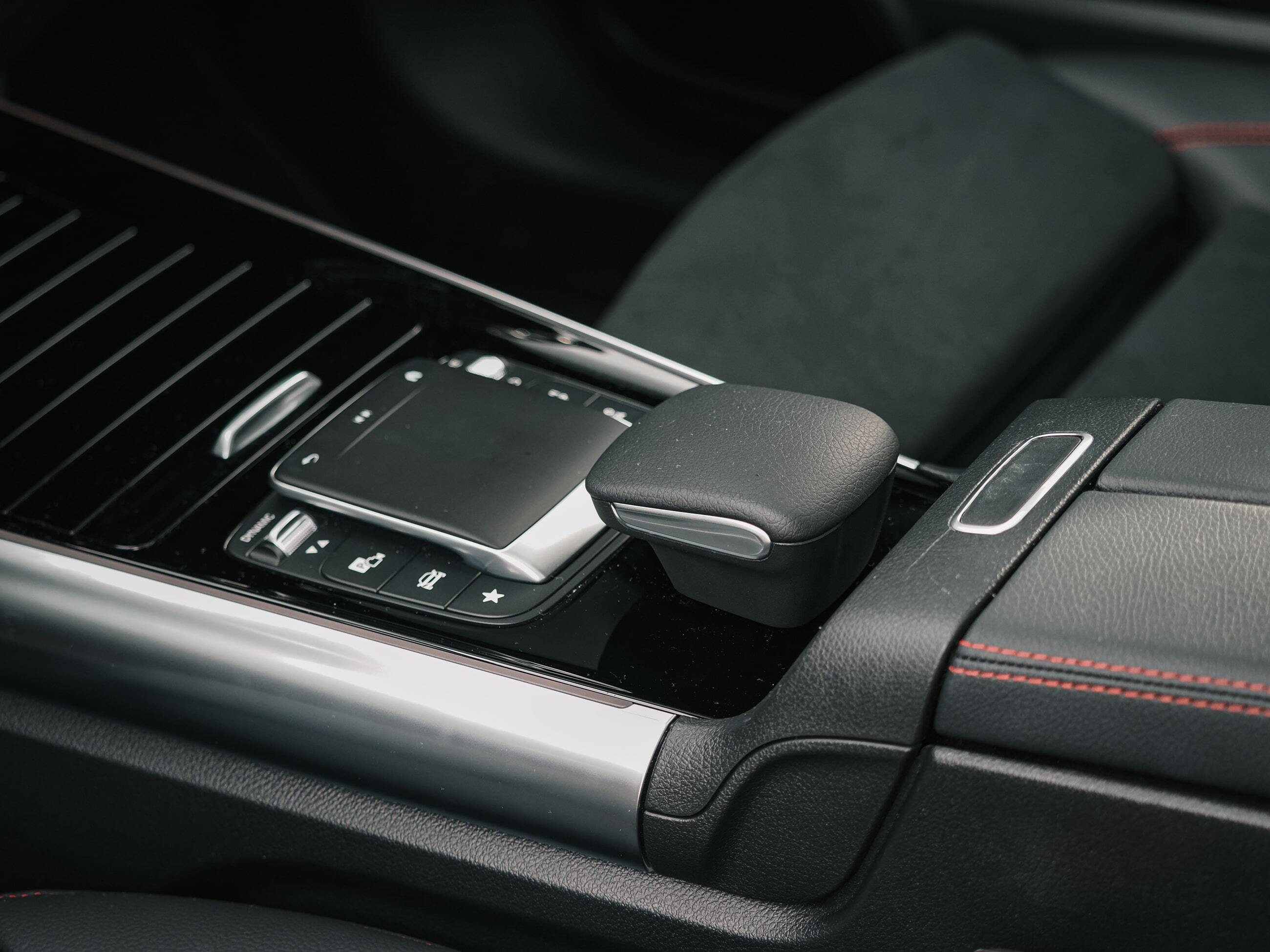 Mercedes eqa skrzynia