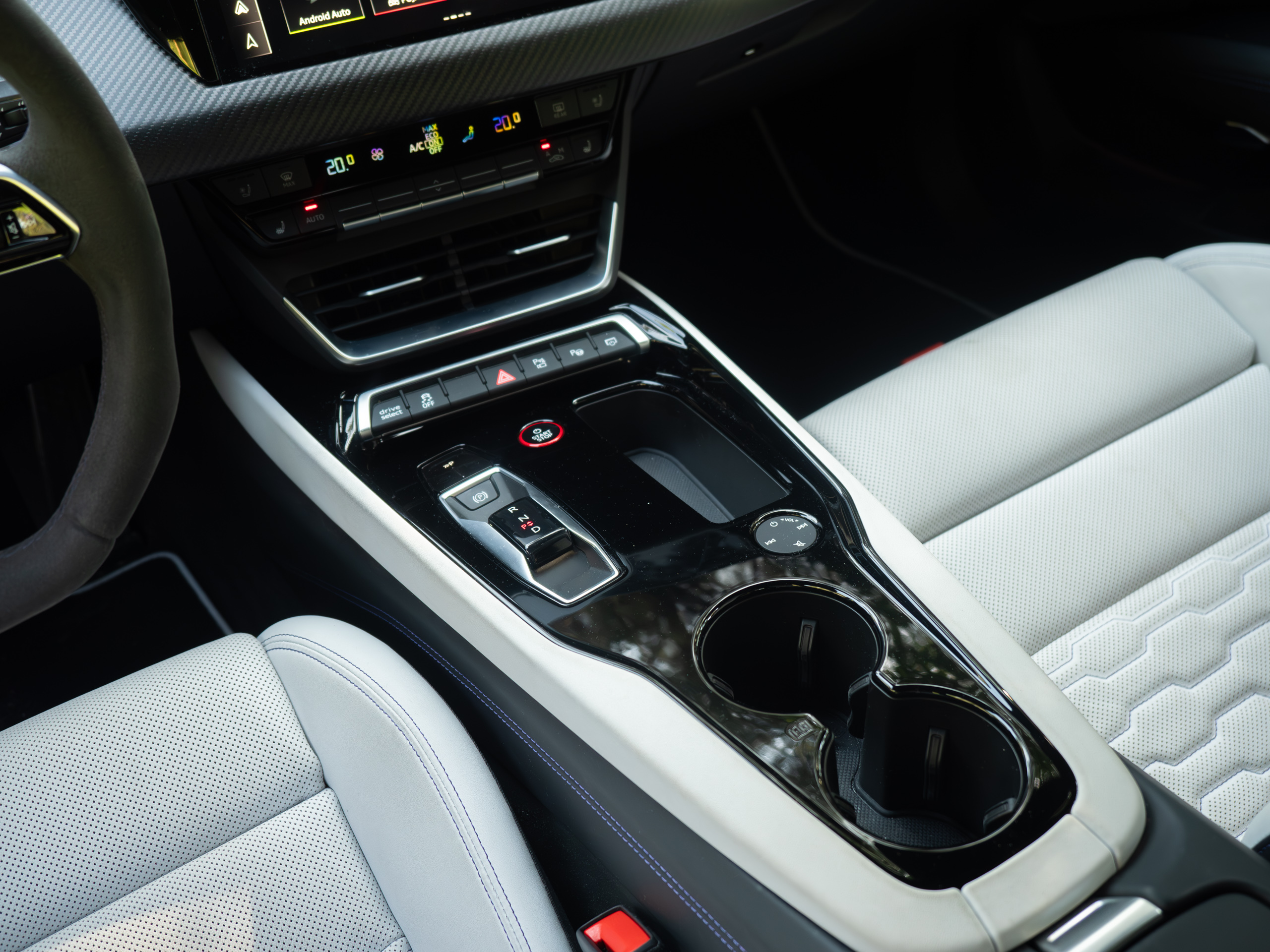 Audi RS e tron gt wnętrze