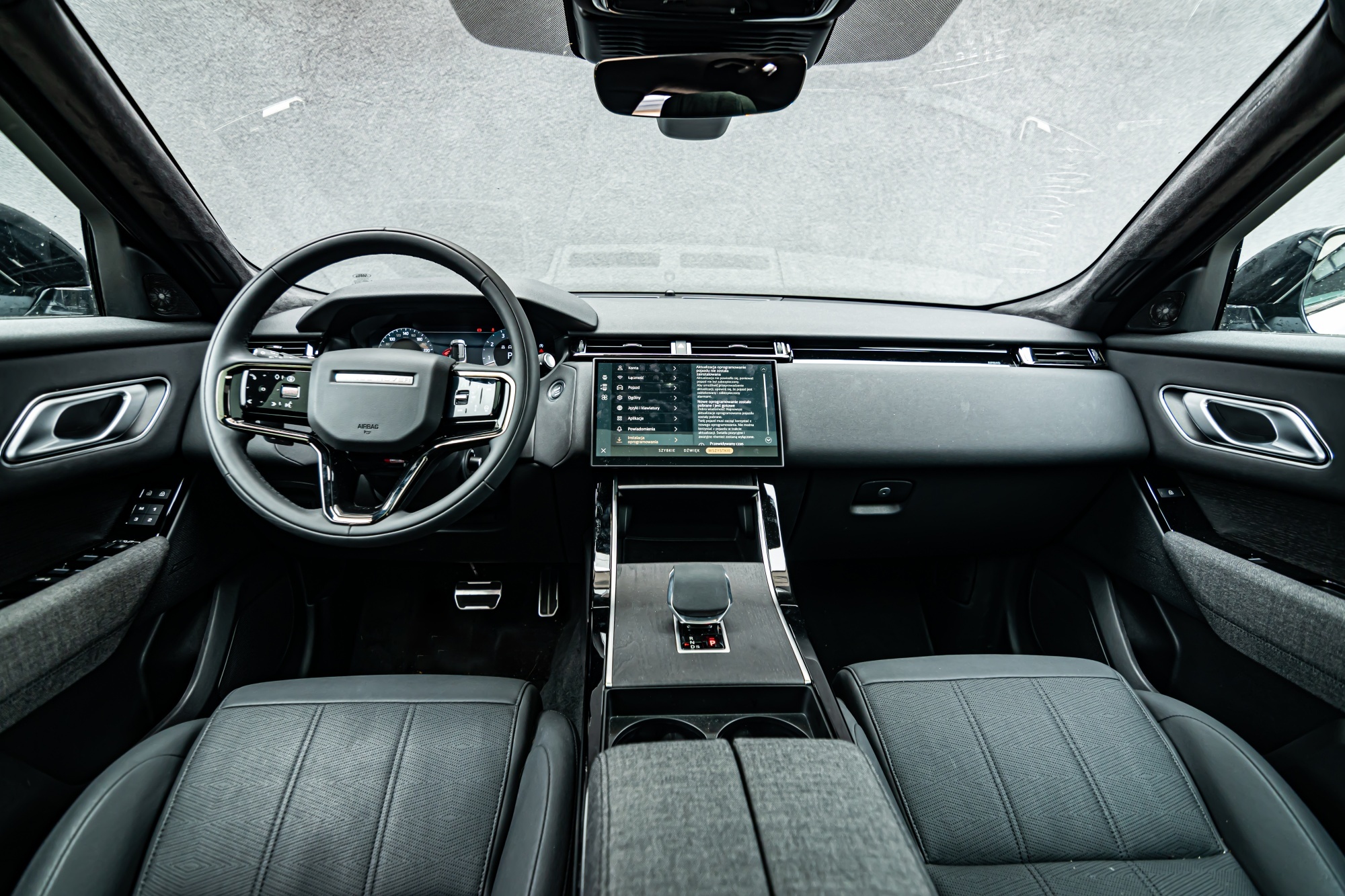 Range Rover Velar wnętrze