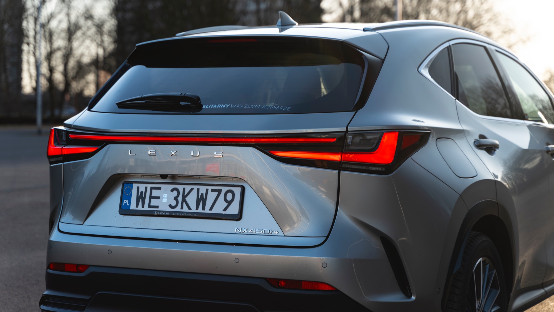 Lexus NX 450h+ E-FOUR Omotenashi