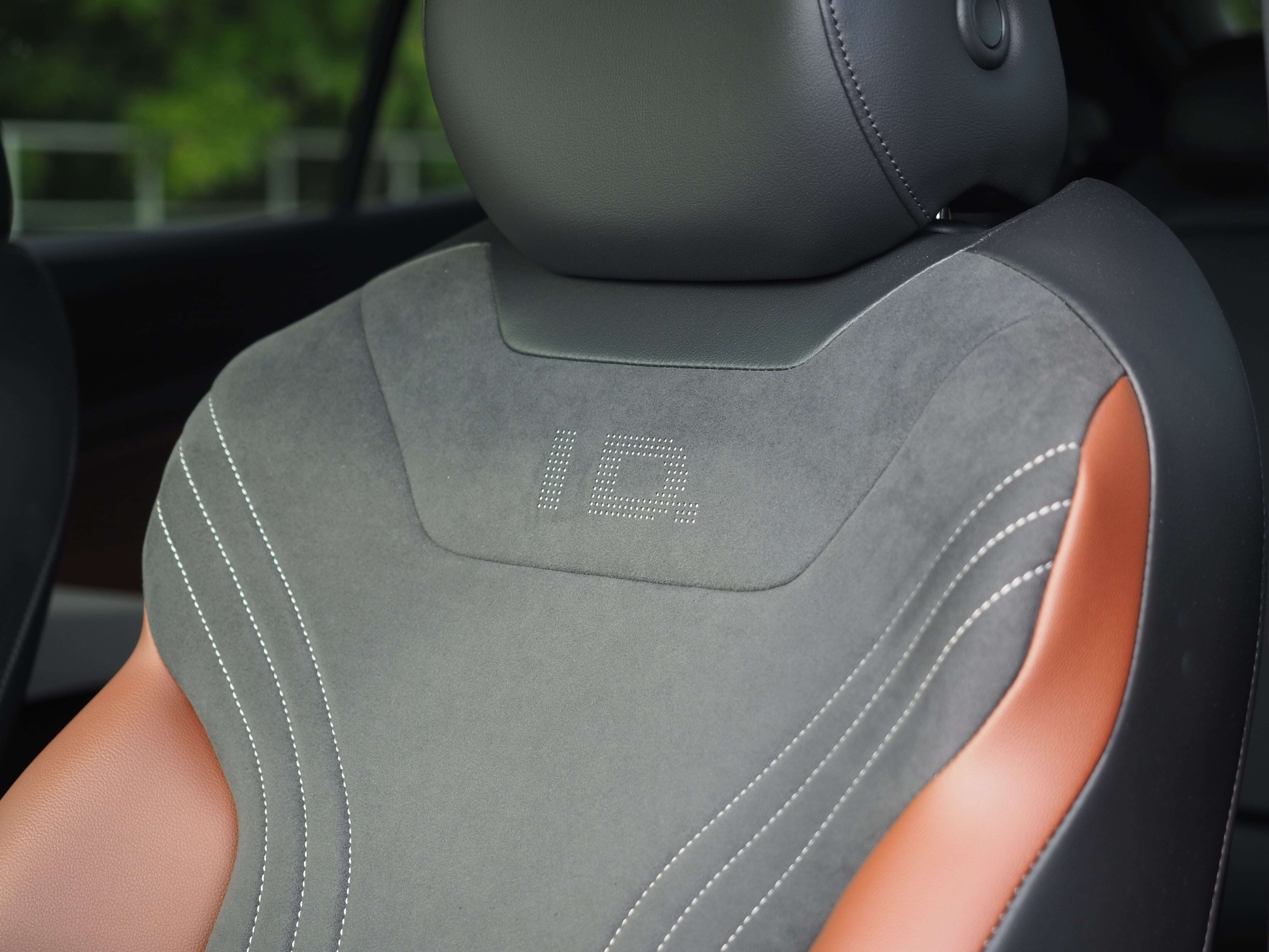 VW Id4 wnętrze