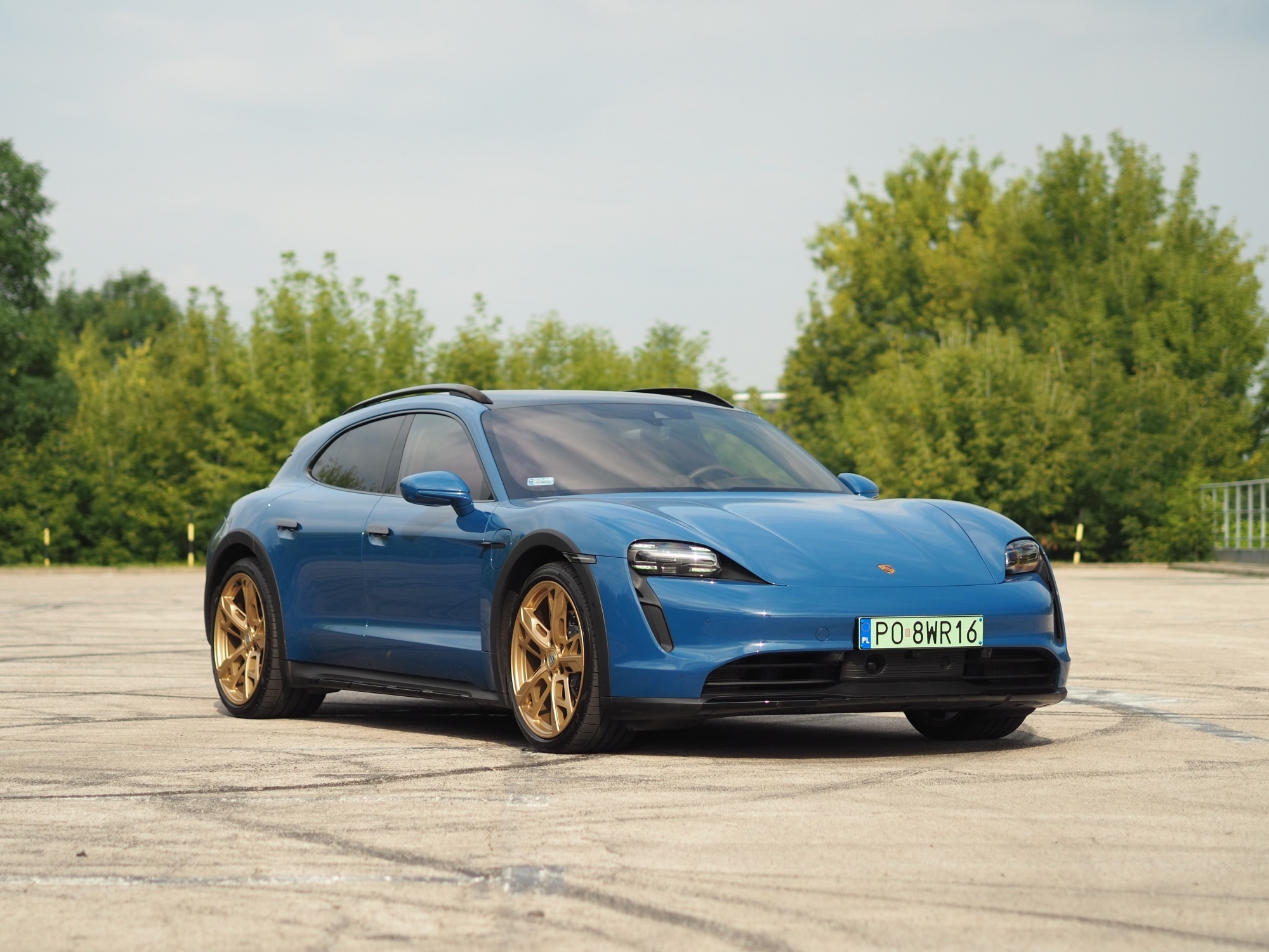 Porsche Taycan Cross Turismo