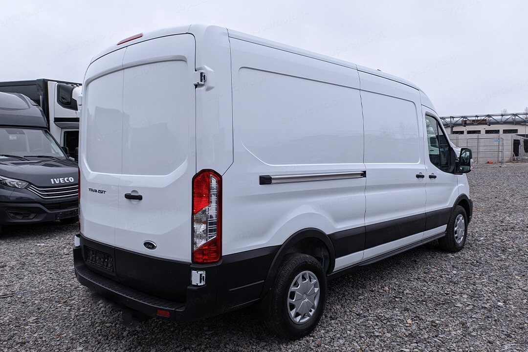 Ford Transit tył