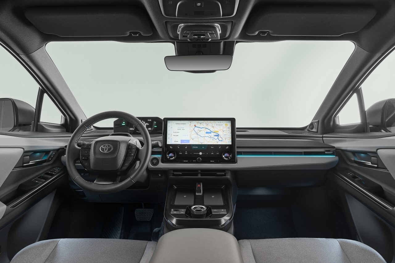 Toyota C-HR+ wnętrze