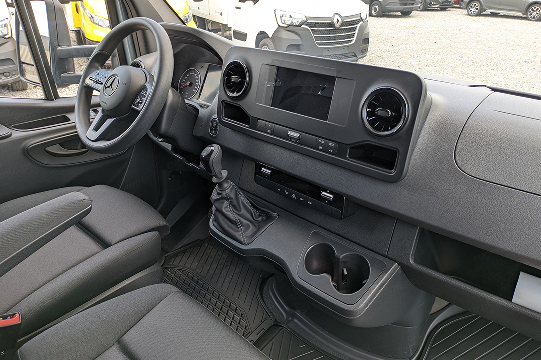 Mercedes Sprinter wnętrze