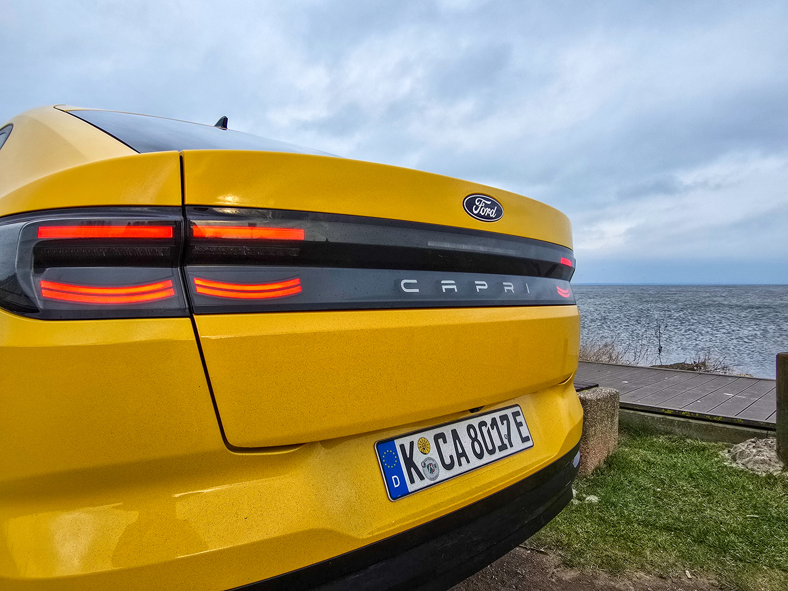 klapa baganiżkia Ford Capri napis logo