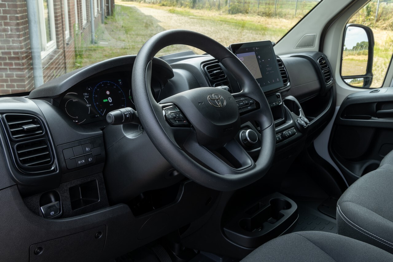 Toyota Proace Max wnętrze