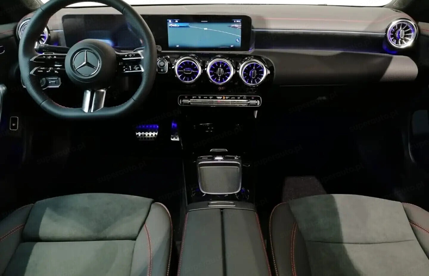 Mercedes CLA wnętrze