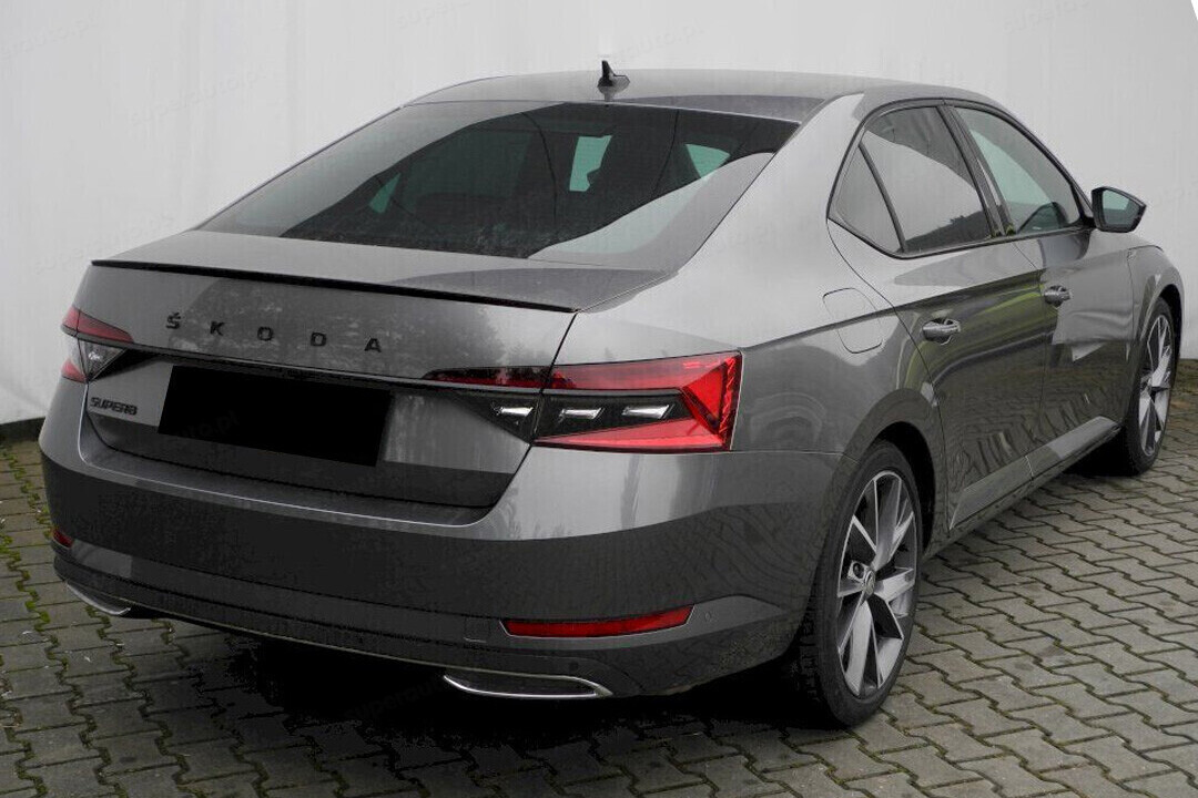 Skoda Superb tył