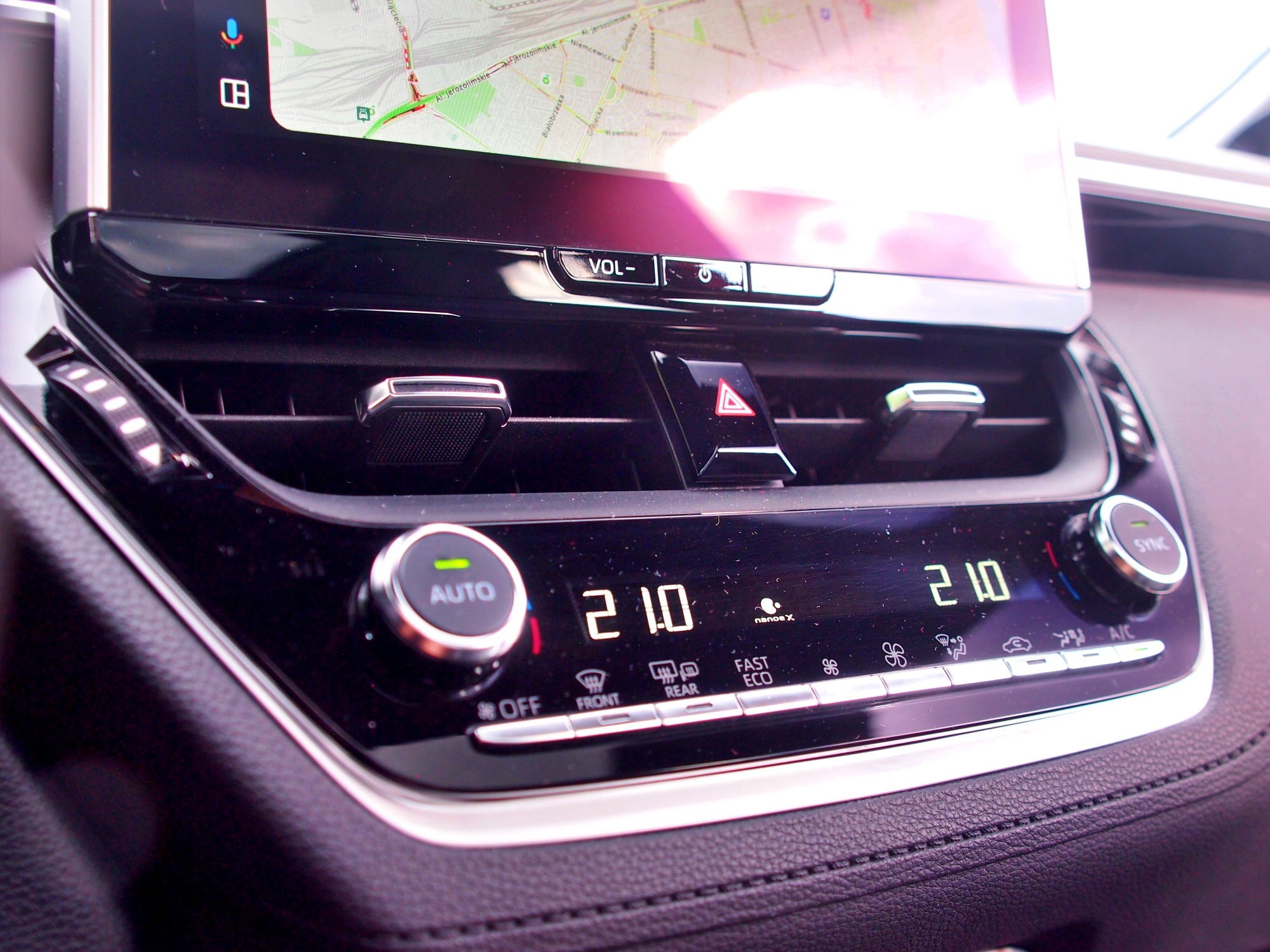 Toyota Corolla Cross wnętrze