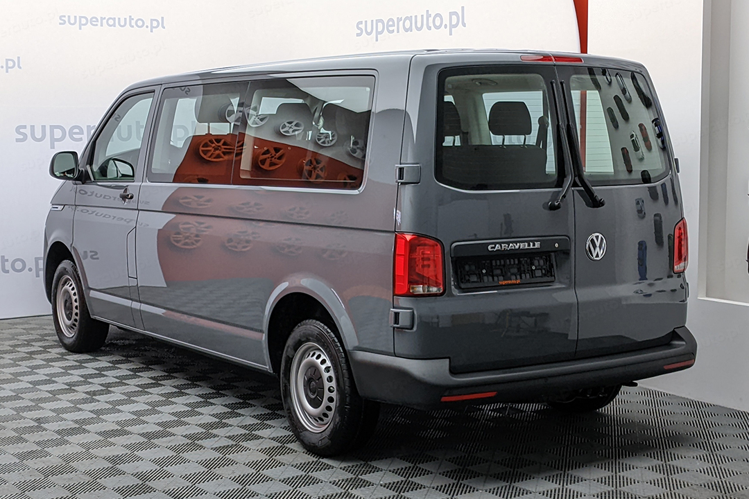 VW Caravelle tył