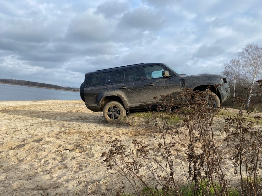 Land Rover Defender 130