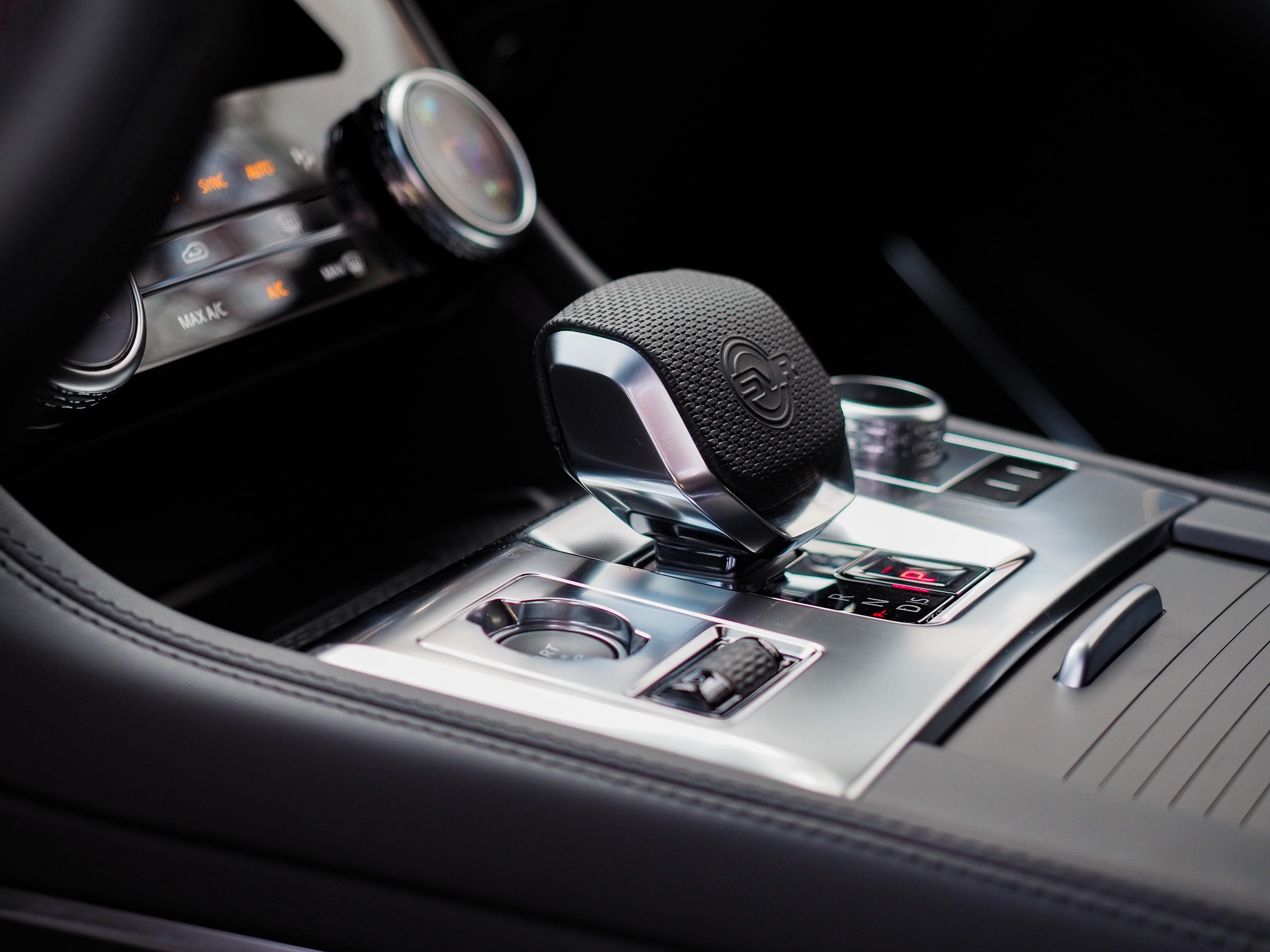 Jaguar f-pace wnętrze