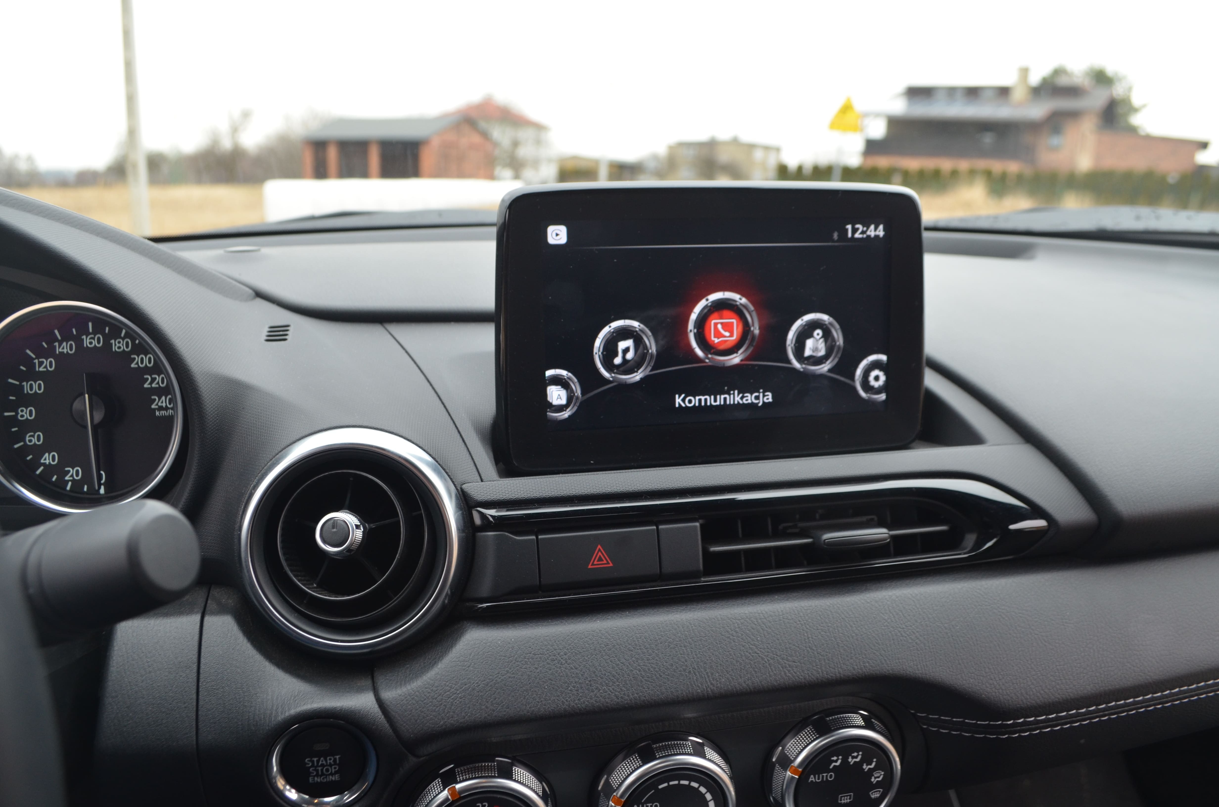 Mazda MX-5 multimedia