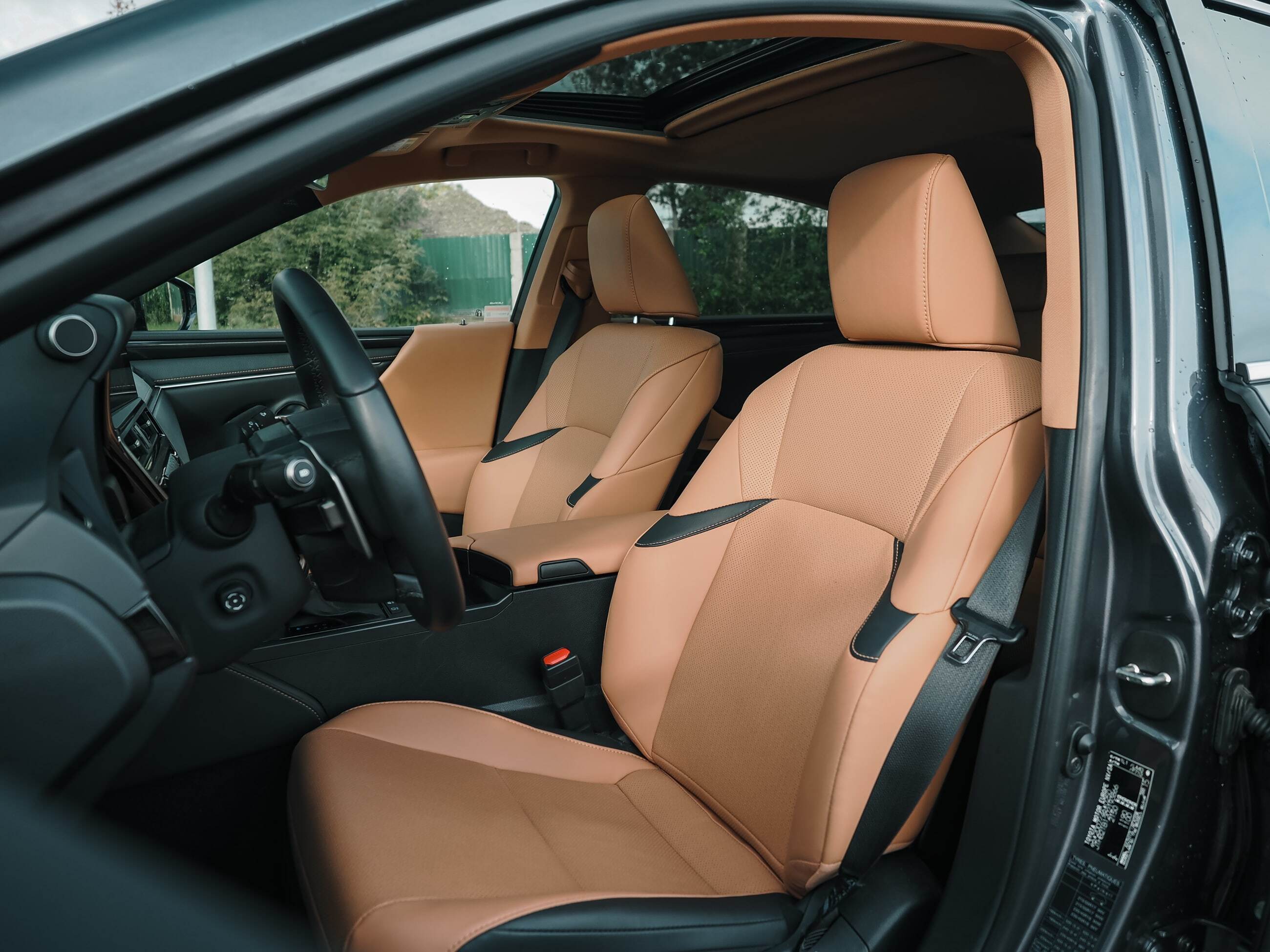 Lexus es 300h wnętrze