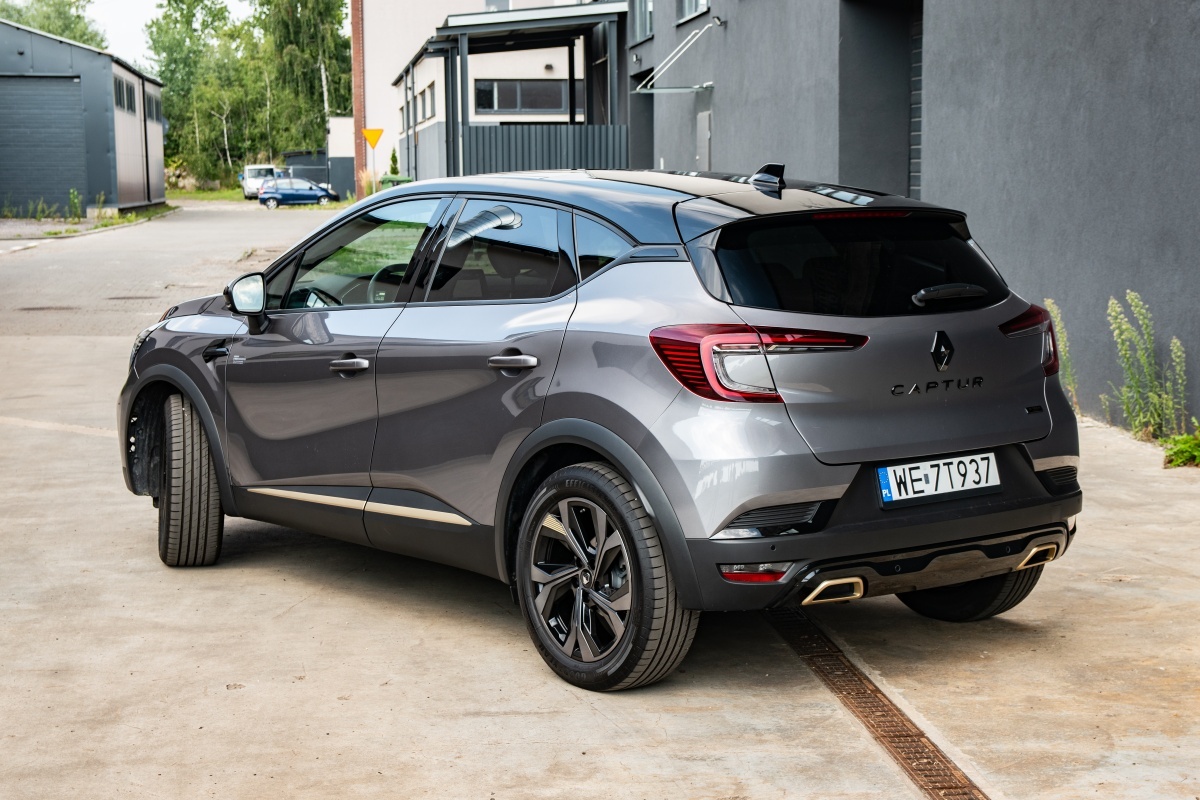 Renault Captur E-Tech Engineered - tył 