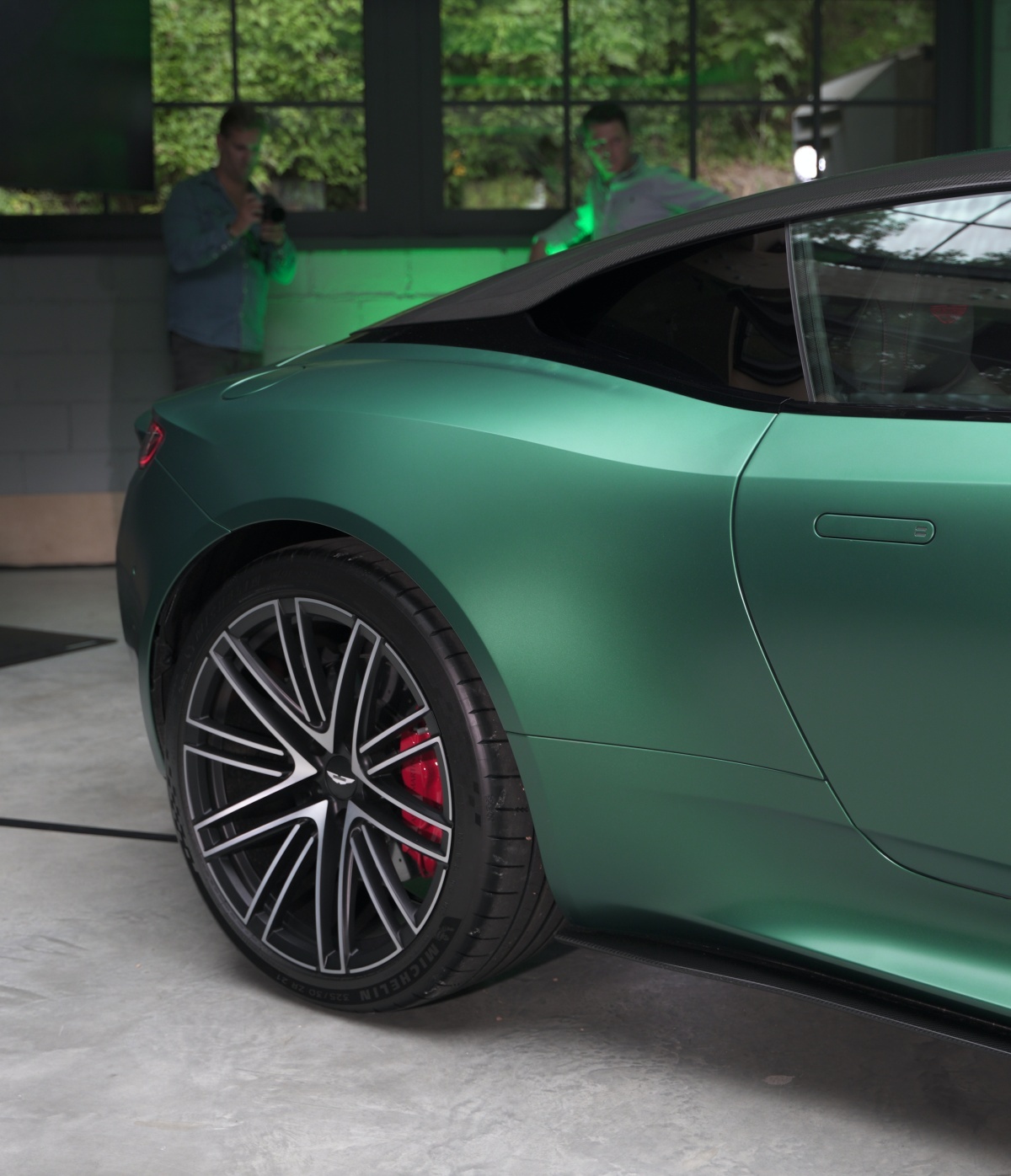 DB12 felga