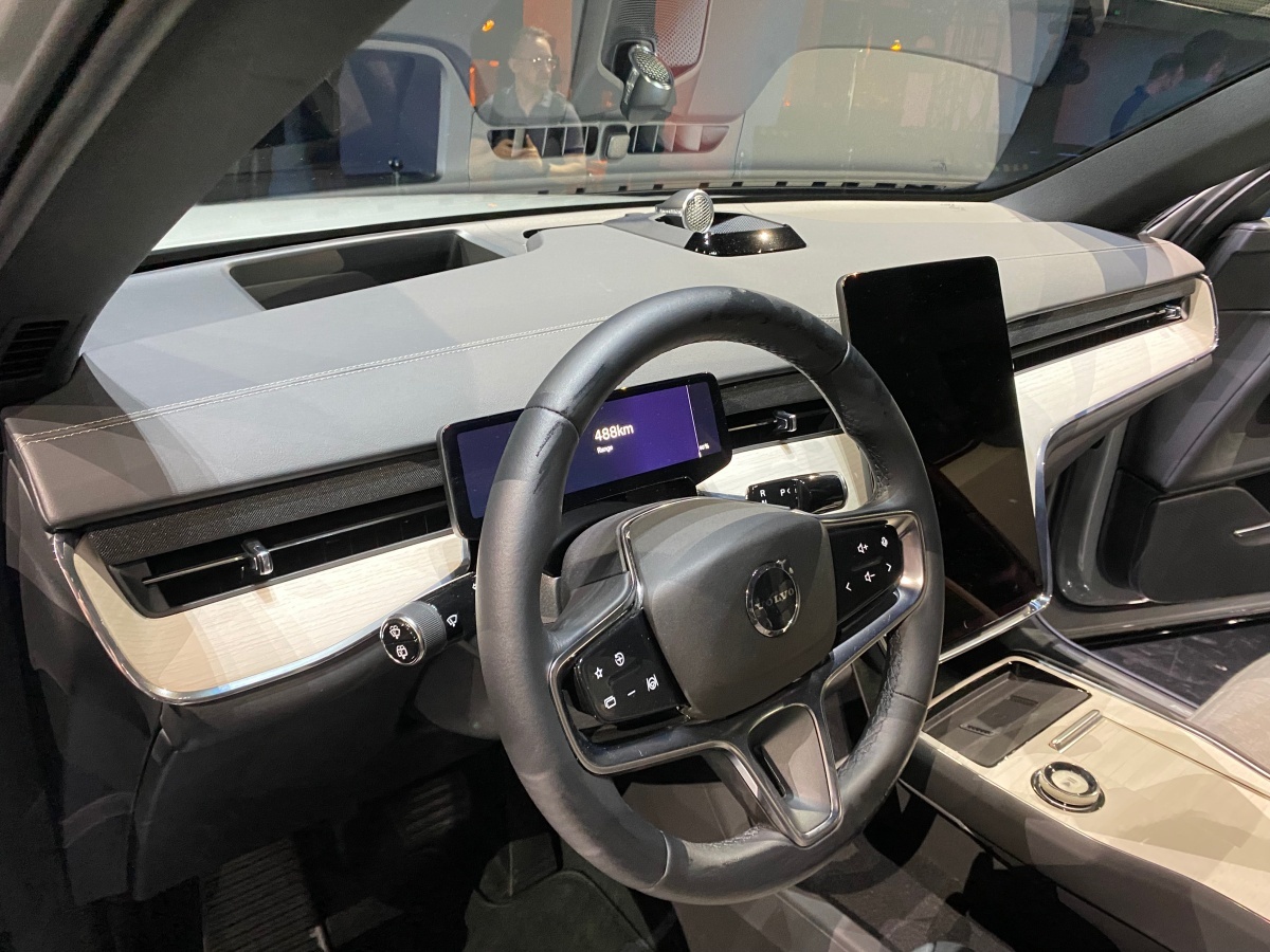 Volvo EX90  wnętrze