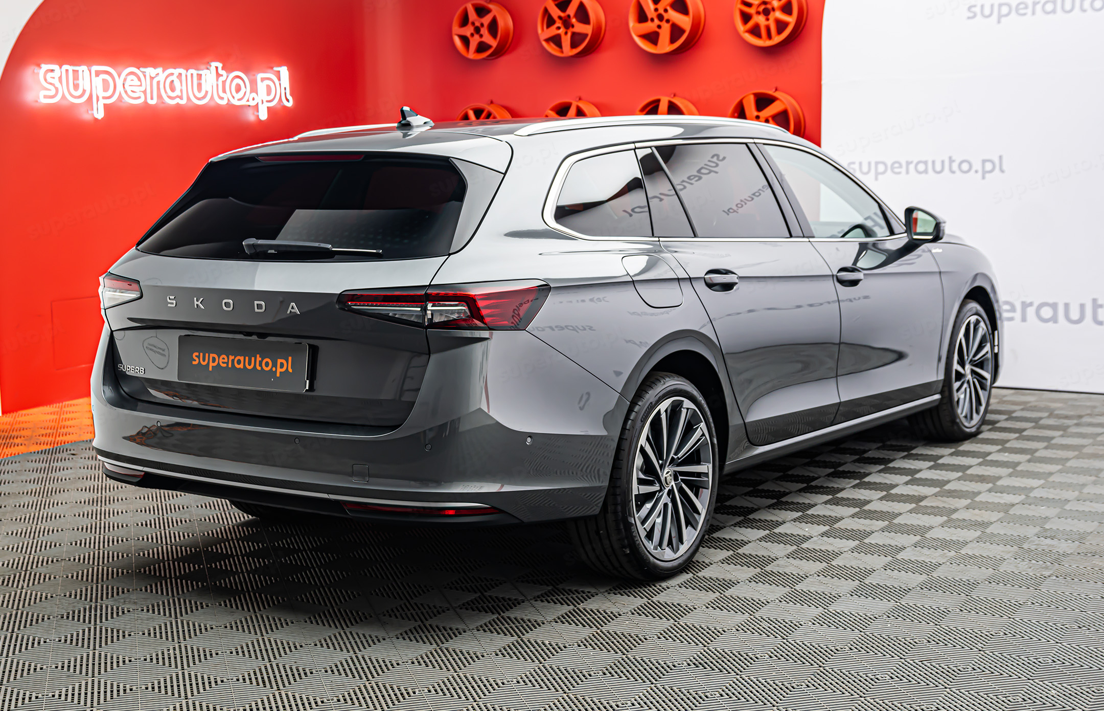 Skoda Superb tył