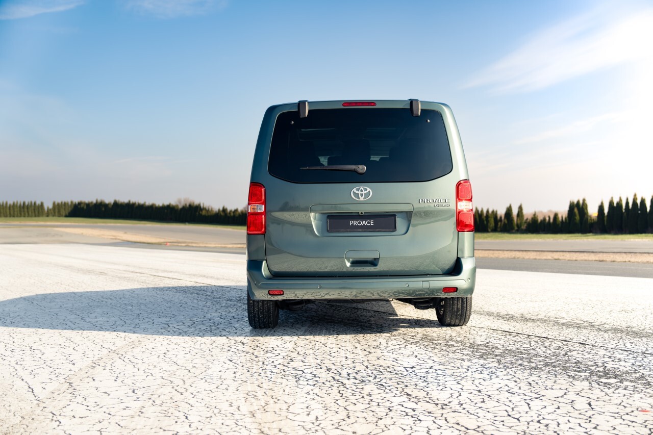 Toyota Proace Verso tył