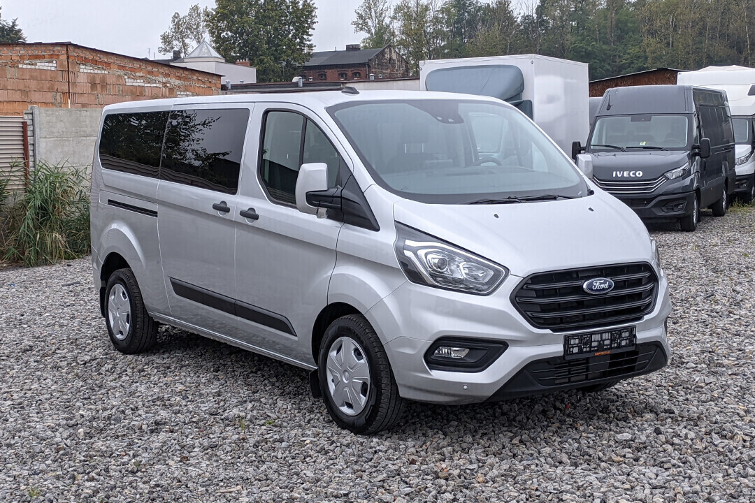 Ford Transit Custom i Kombi