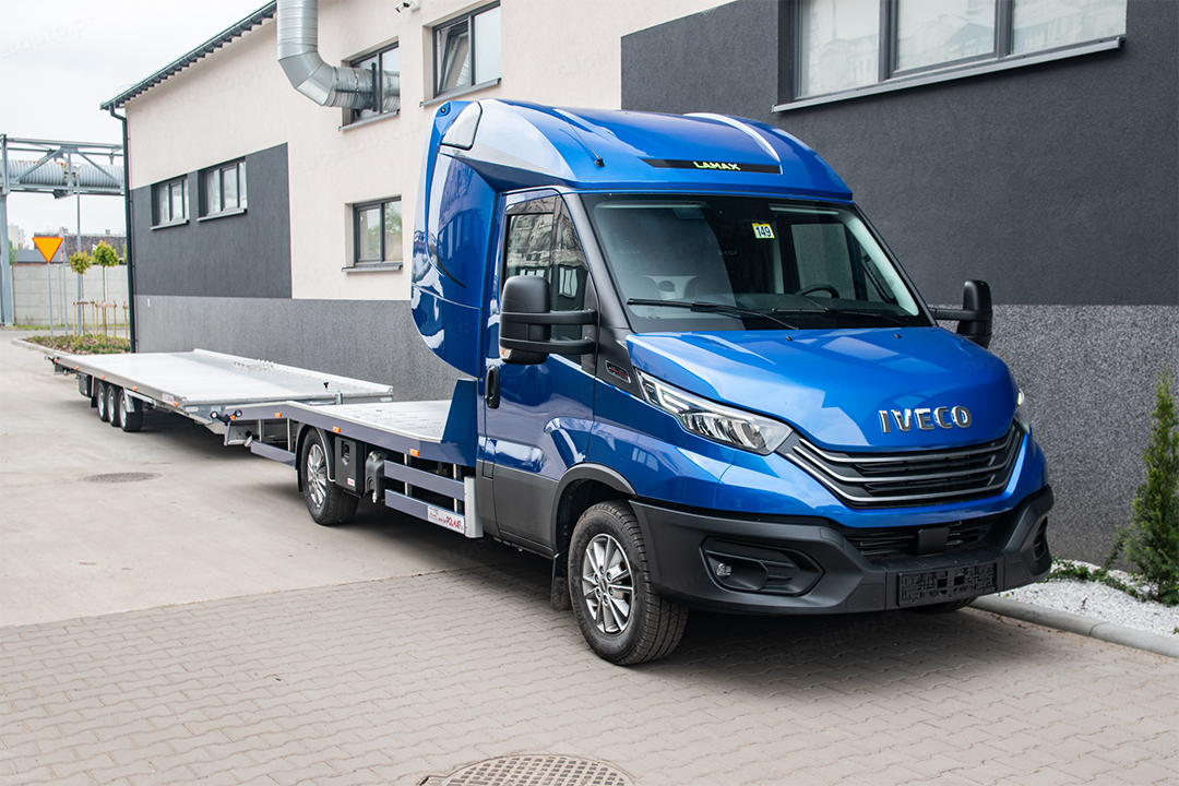 Iveco Daily laweta z przyczepą