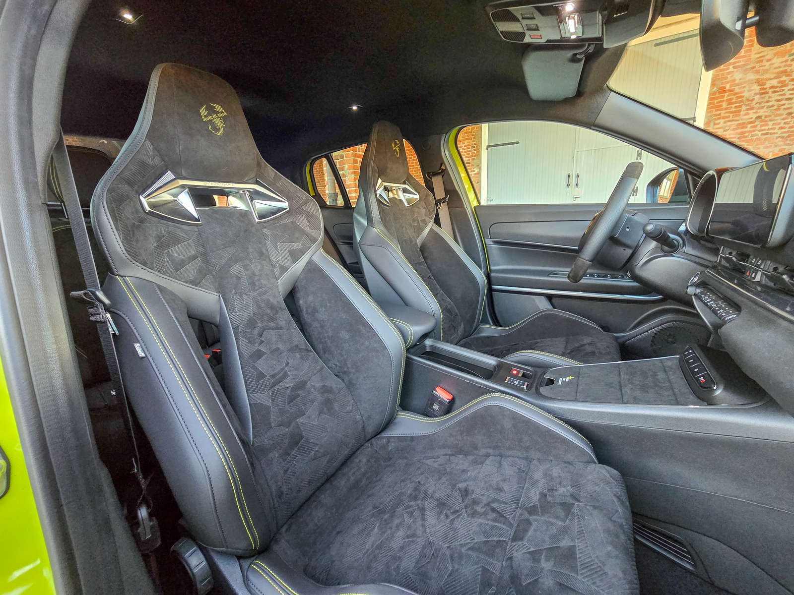Fotele Abarth 600e - komfort i sport