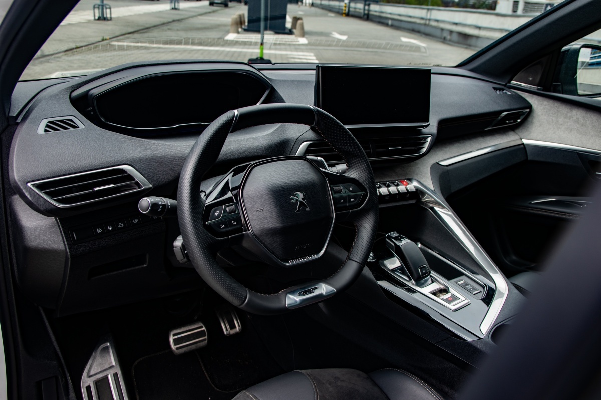 Peugeot 3008 GT wnętrze
