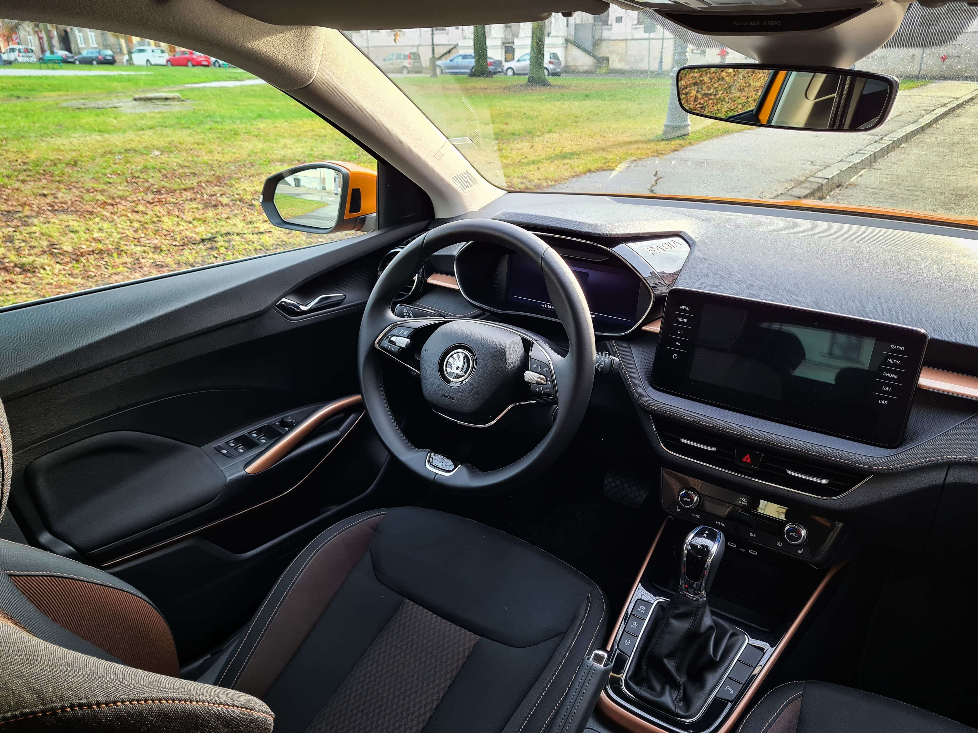 Skoda Fabia 2022 kierownica i kokpit