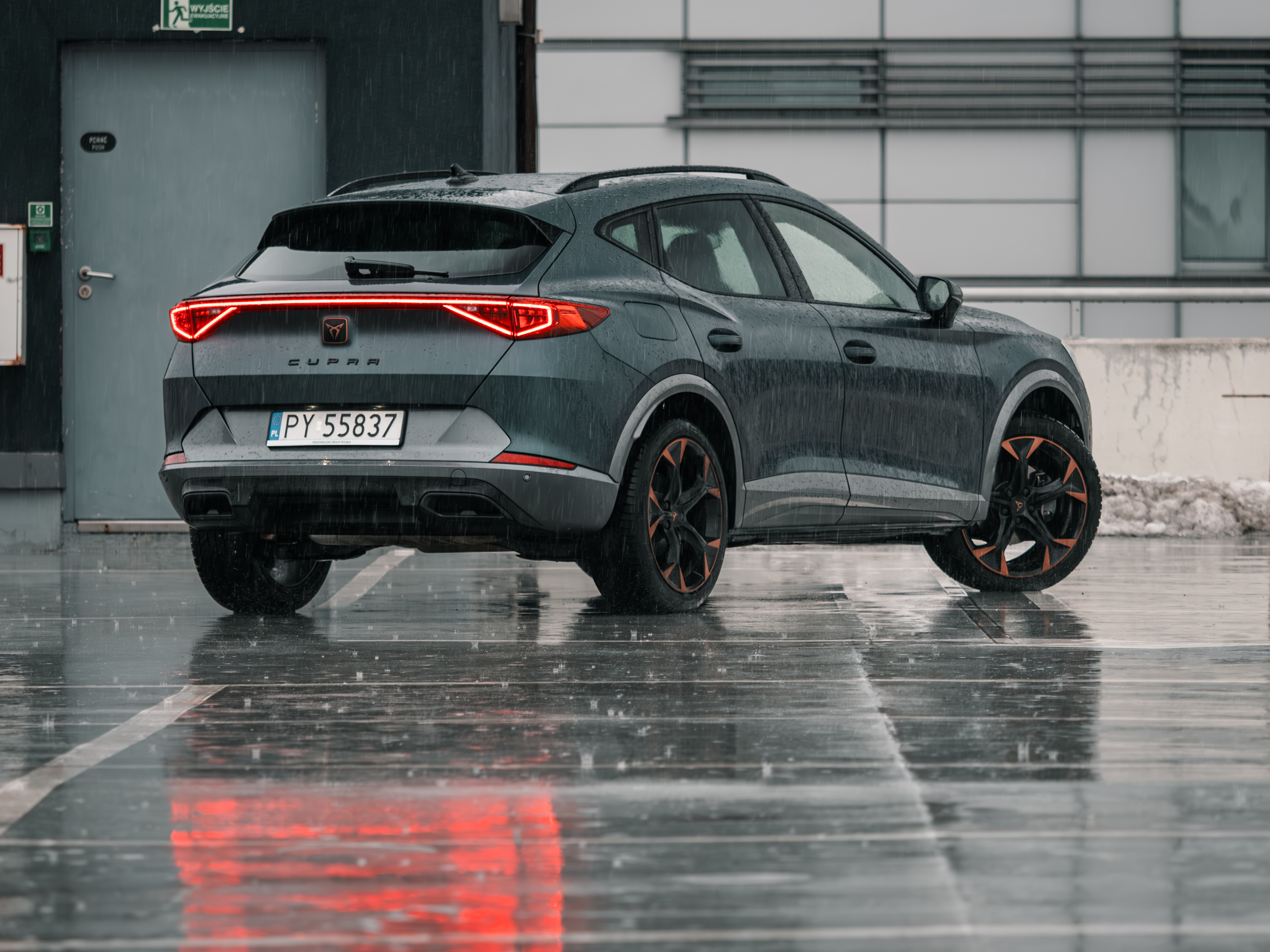 Cupra Formentor 190 KM tył