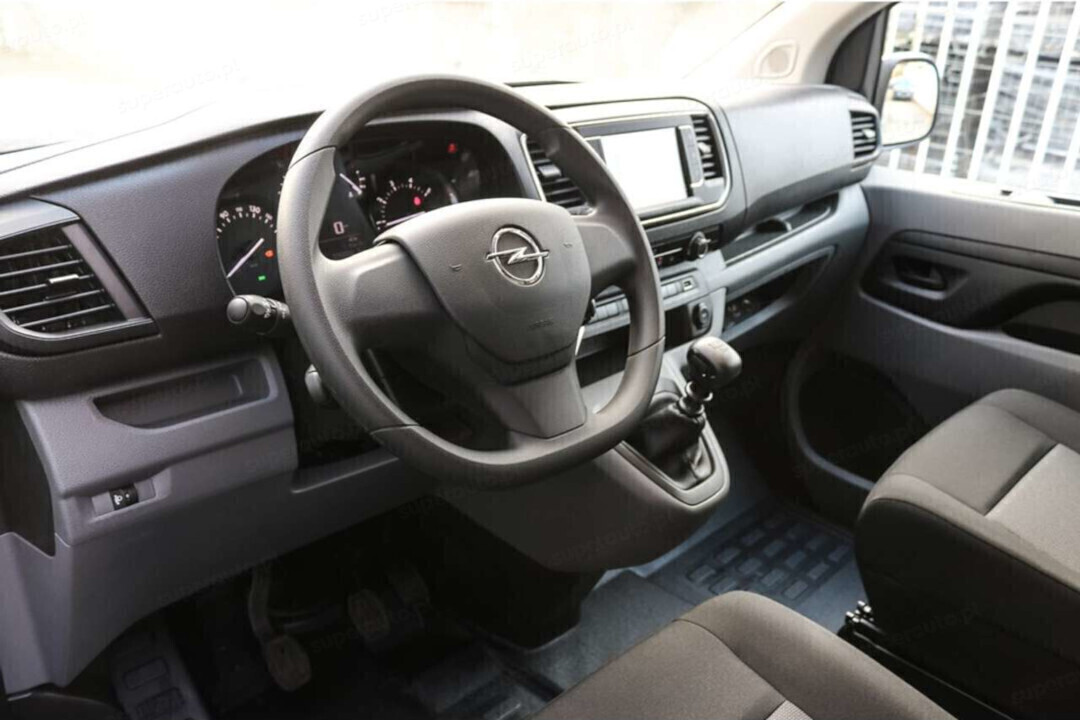 Opel Vivaro kabina